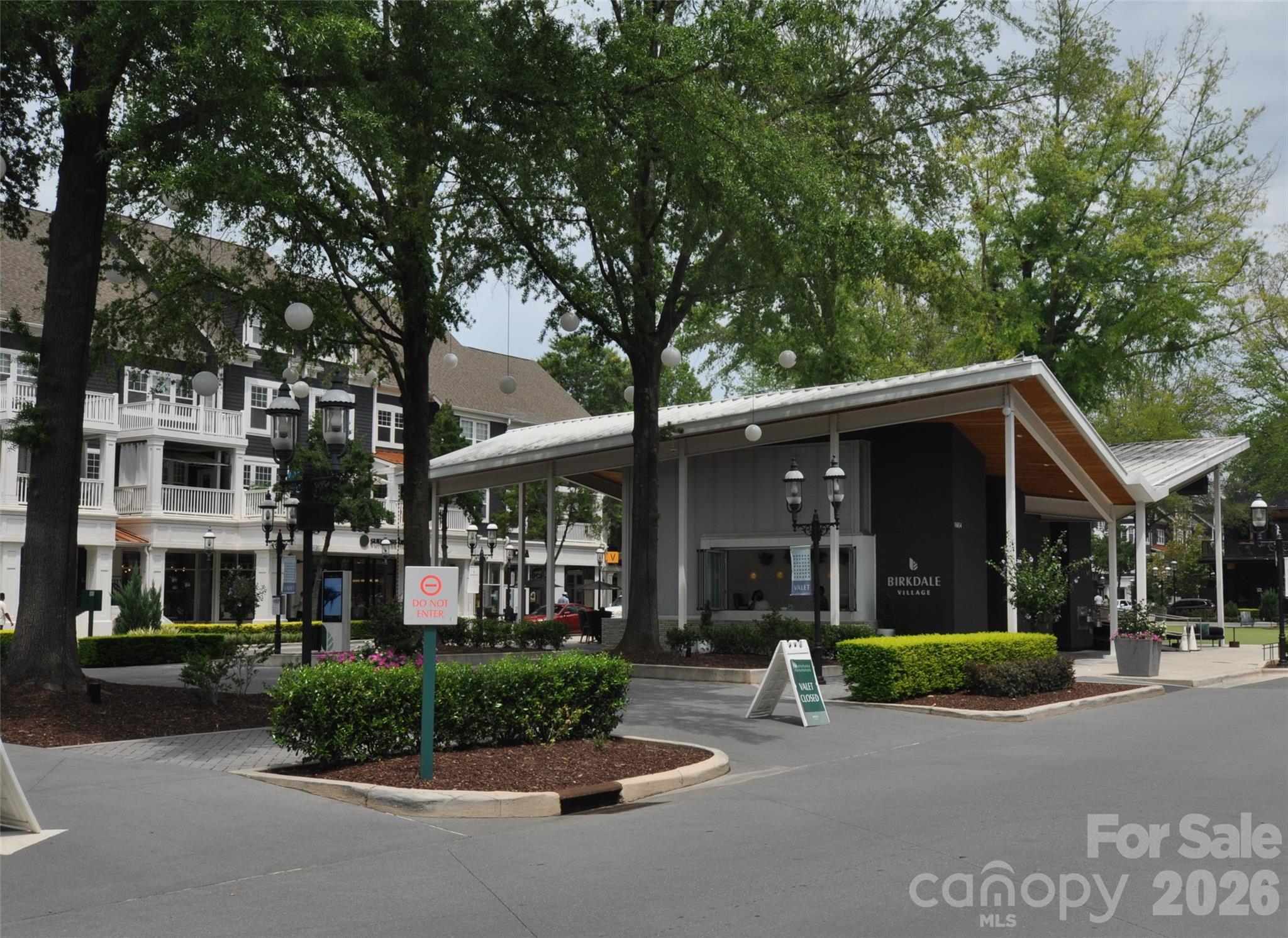 Walk or ride bikes on the greenway right outside your door to shopping, resturants and tons of fun in Birkdale - 16648 E Amberside Road, Cornelius