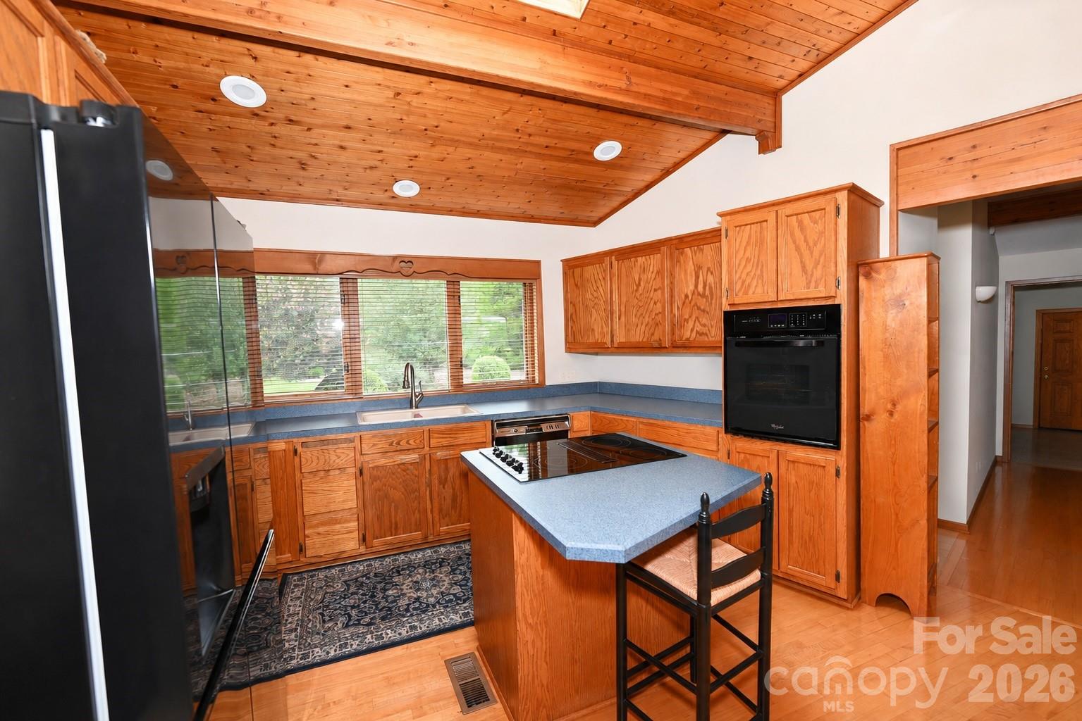 Single Family Residence at 3711 Blendwood Lane NE, Hickory, photo 10 of 33