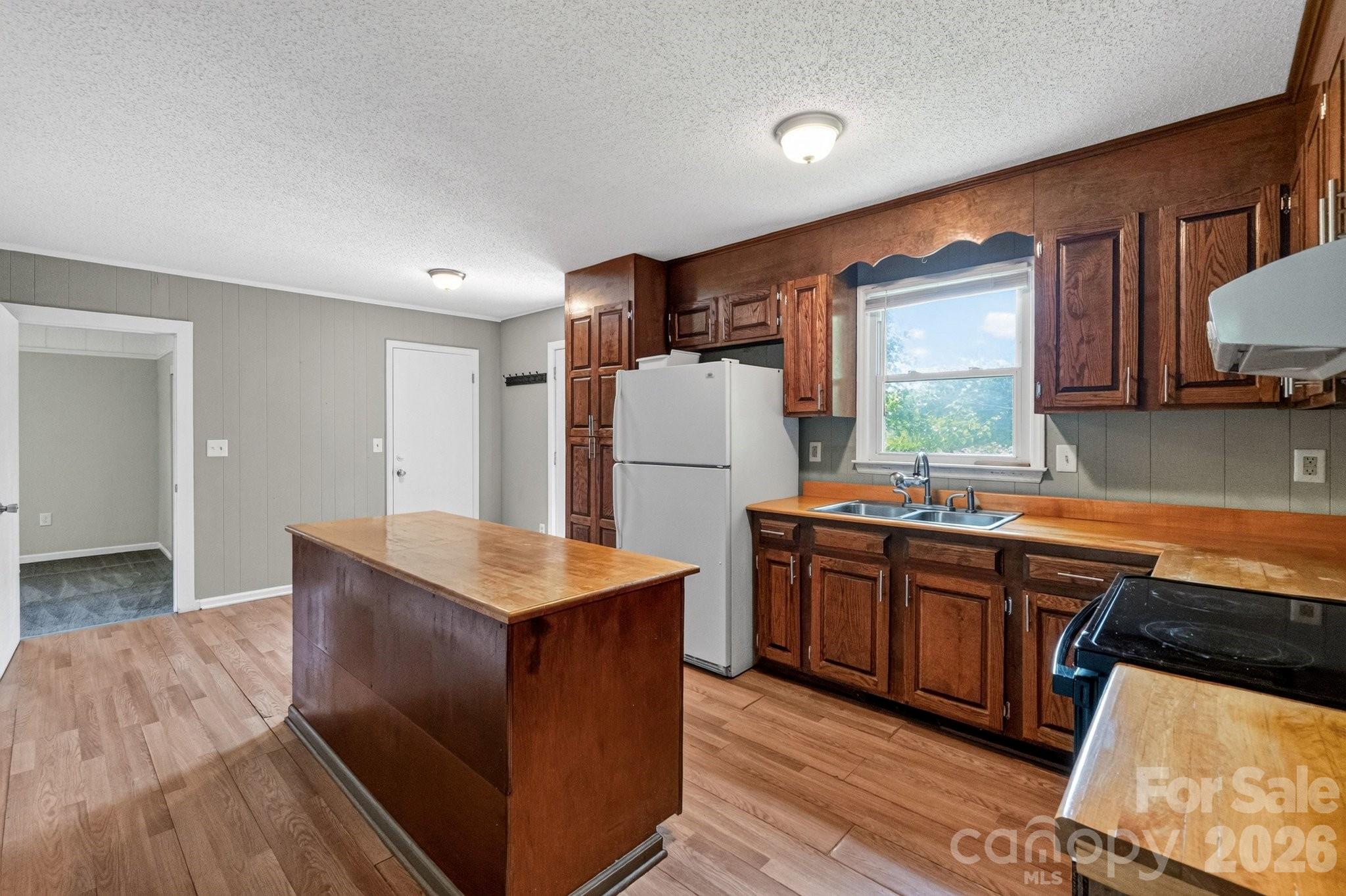 Single Family Residence at 123 Robinette Lane, Statesville, photo 7 of 34