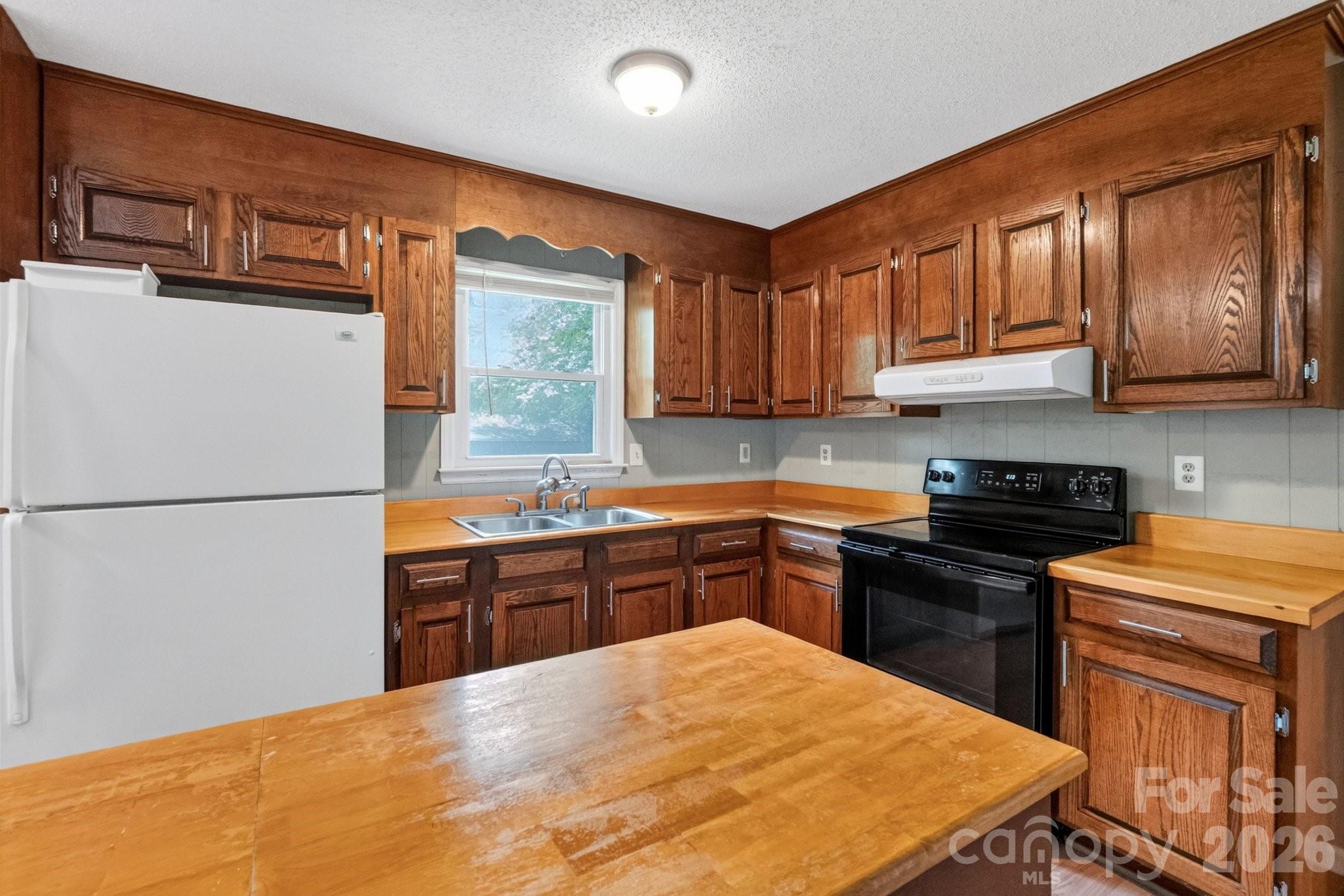 Single Family Residence at 123 Robinette Lane, Statesville, photo 8 of 34