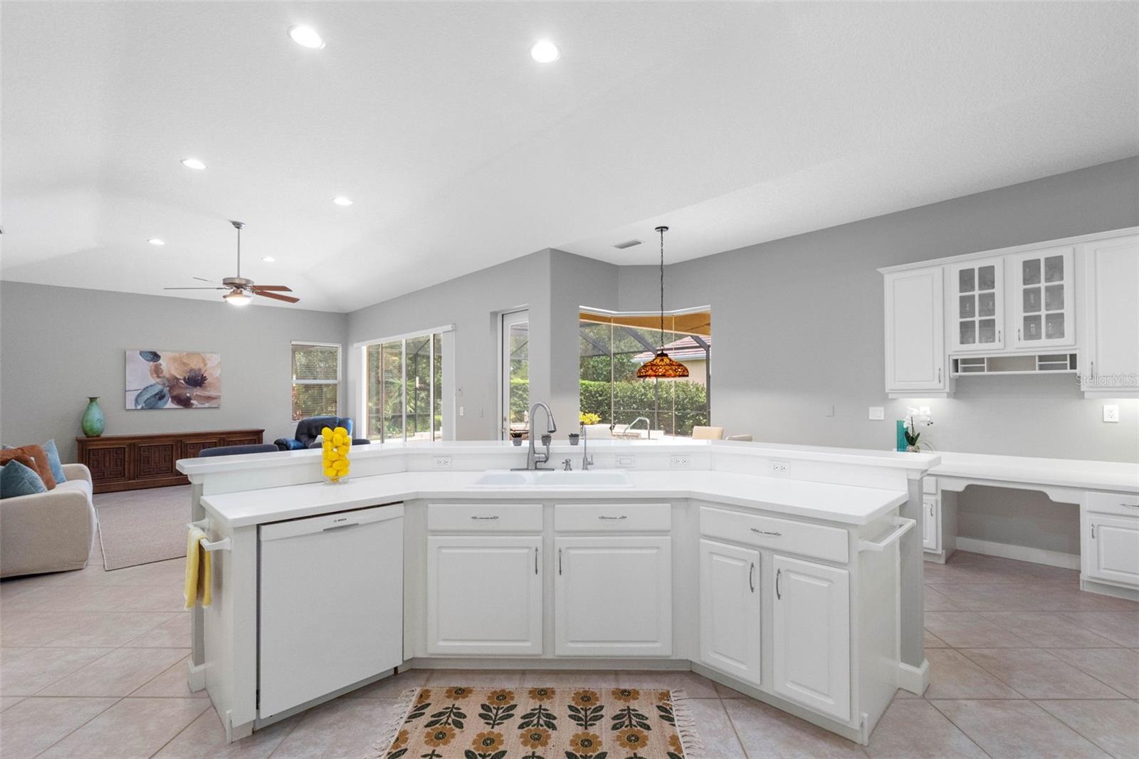 Kitchen View - 6803 COYOTE RIDGE CT, BRADENTON