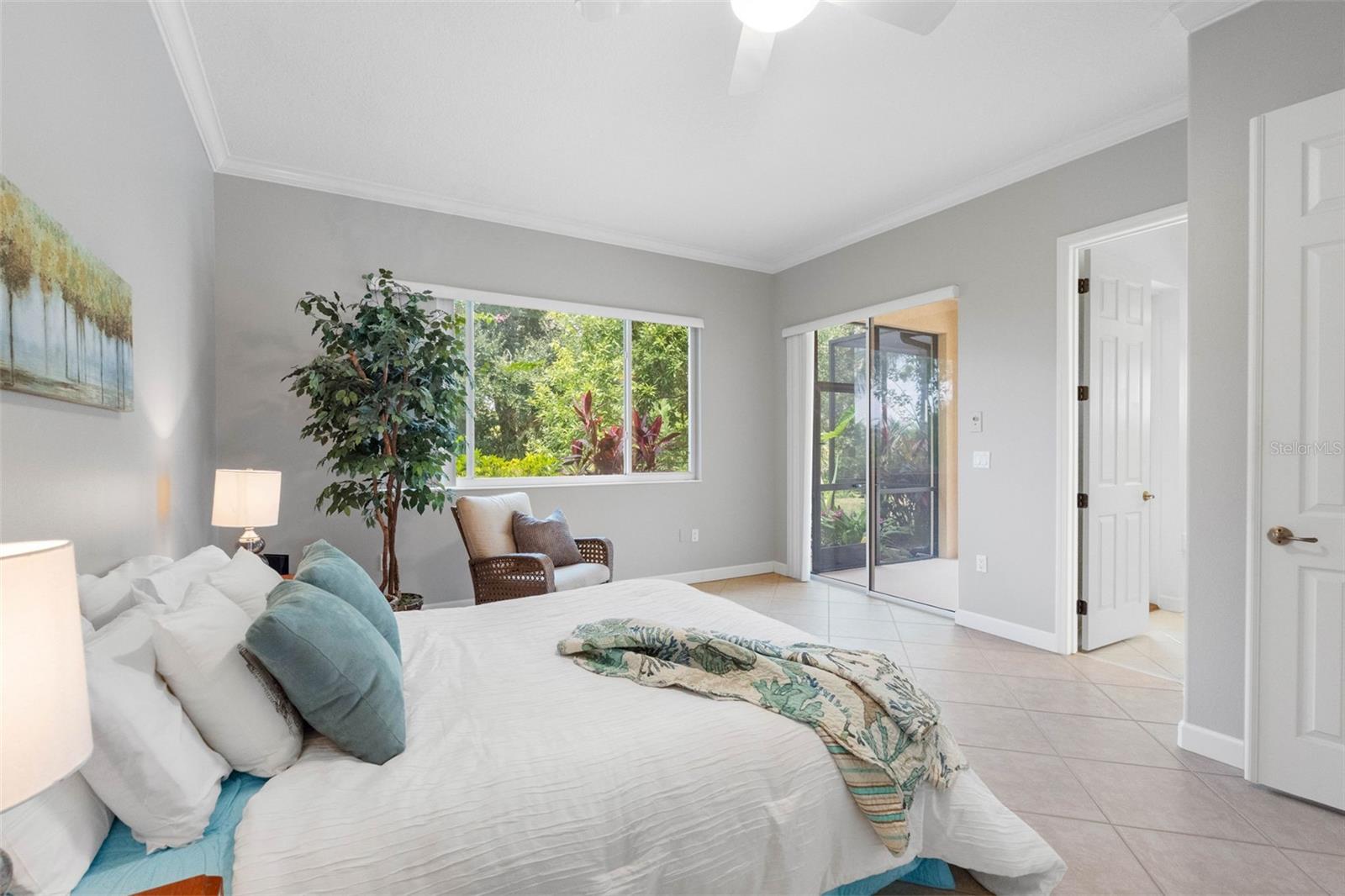 Private In Law Suite with access to outside - 6803 COYOTE RIDGE CT, BRADENTON