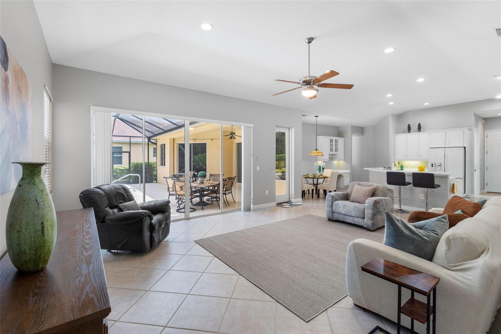 Main Great Room with Access to Pool/Spa area - 6803 COYOTE RIDGE CT, BRADENTON