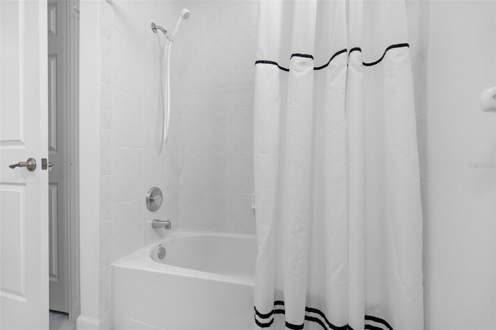 Main Bath - 6803 COYOTE RIDGE CT, BRADENTON