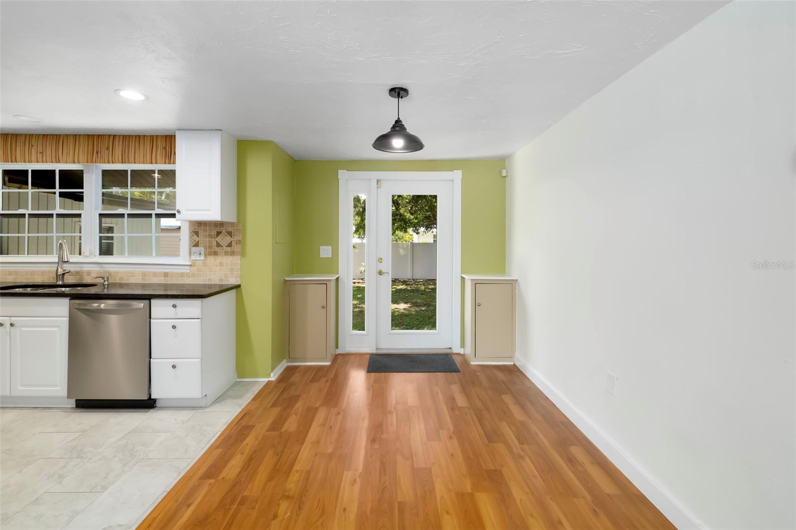 Single Family Residence at 2702 GRAND CAYMAN ST, SARASOTA, photo 10 of 63
