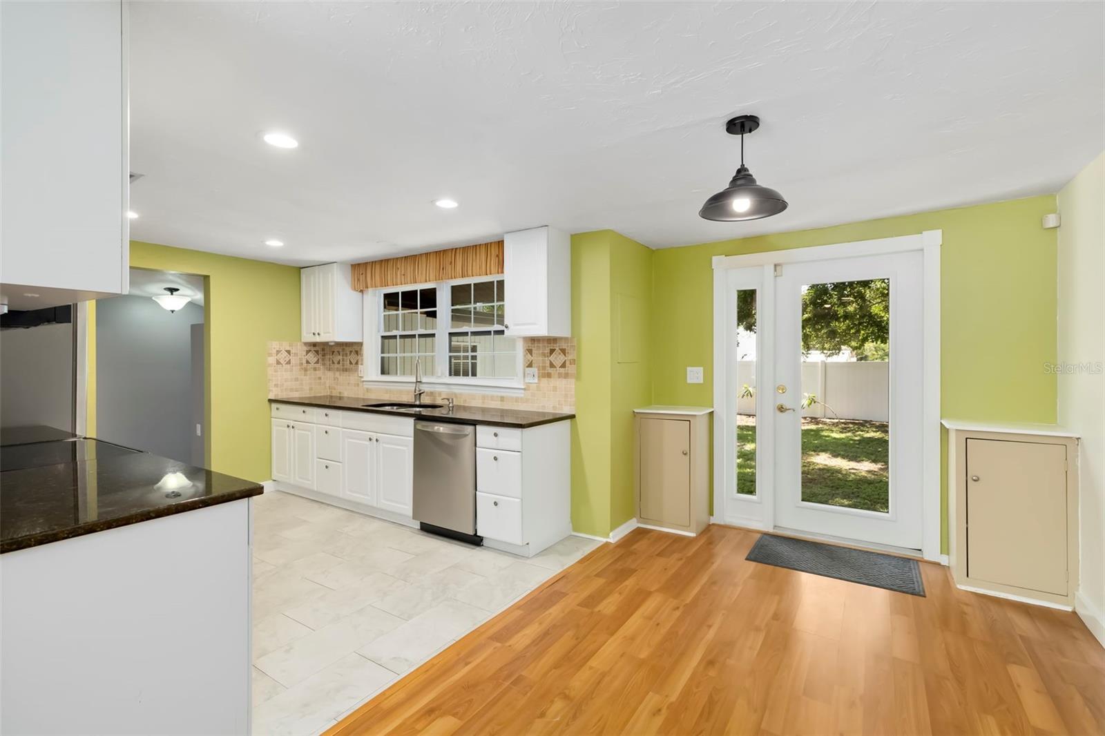 Single Family Residence at 2702 GRAND CAYMAN ST, SARASOTA, photo 13 of 63