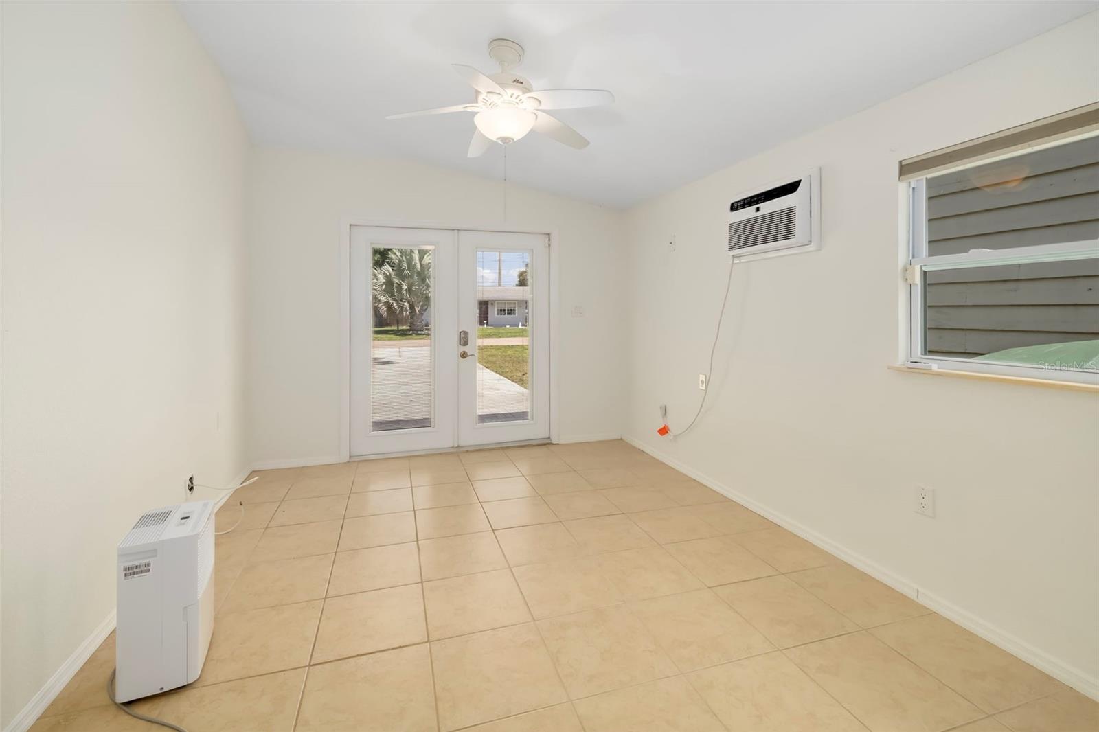 Single Family Residence at 2702 GRAND CAYMAN ST, SARASOTA, photo 20 of 63