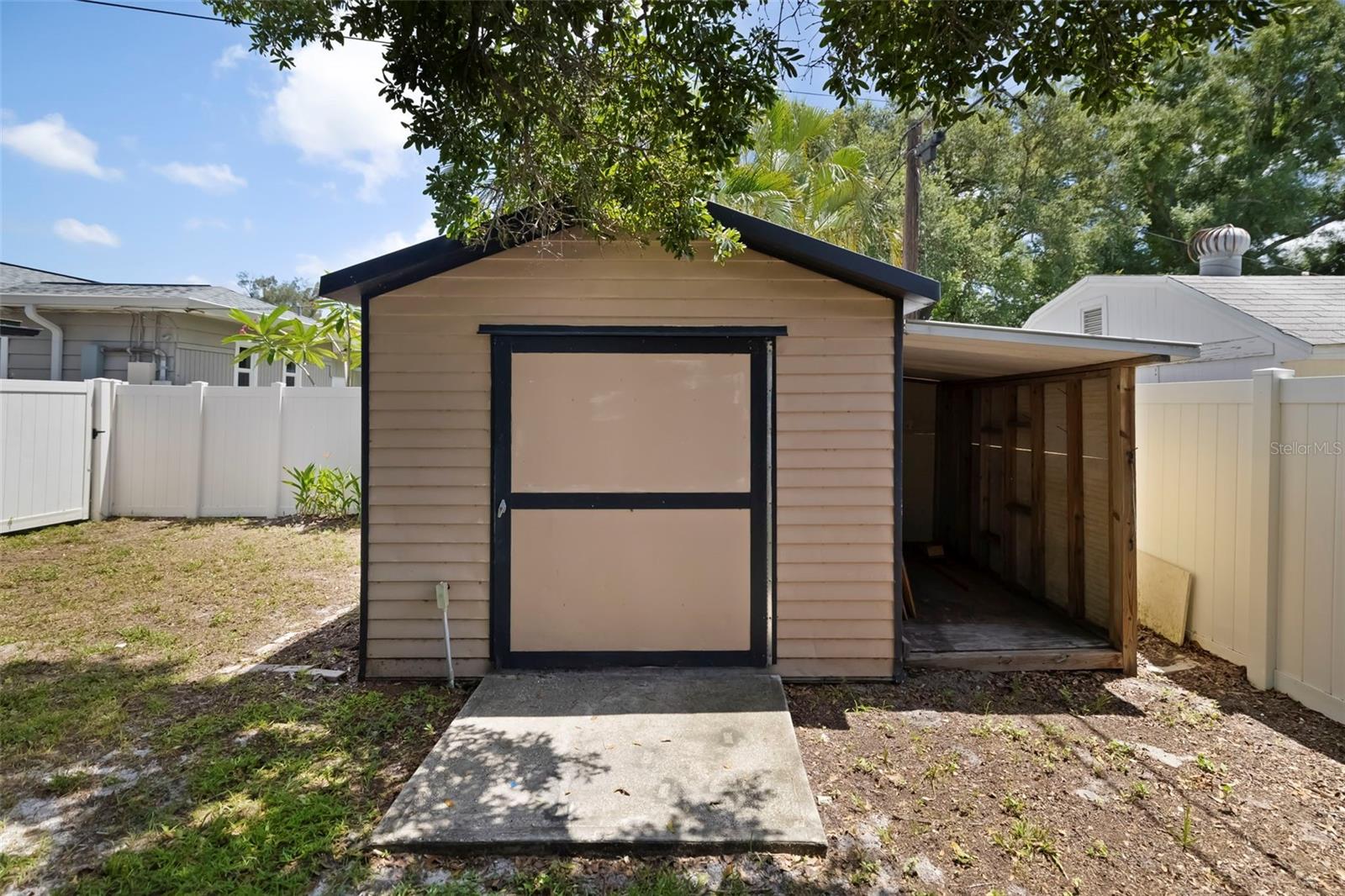 Single Family Residence at 2702 GRAND CAYMAN ST, SARASOTA, photo 38 of 63