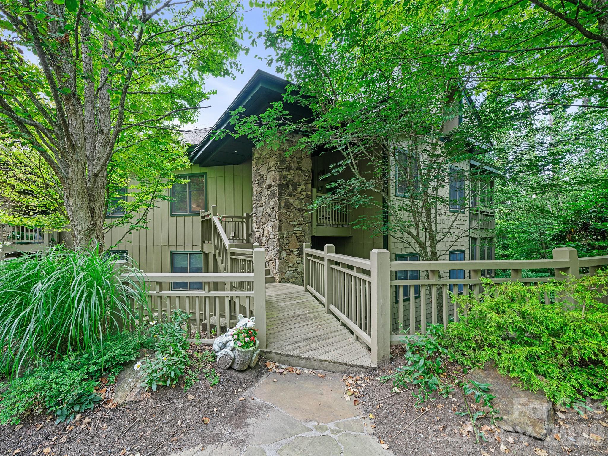 Easily accessible - 530 Andrew Banks Road, Burnsville