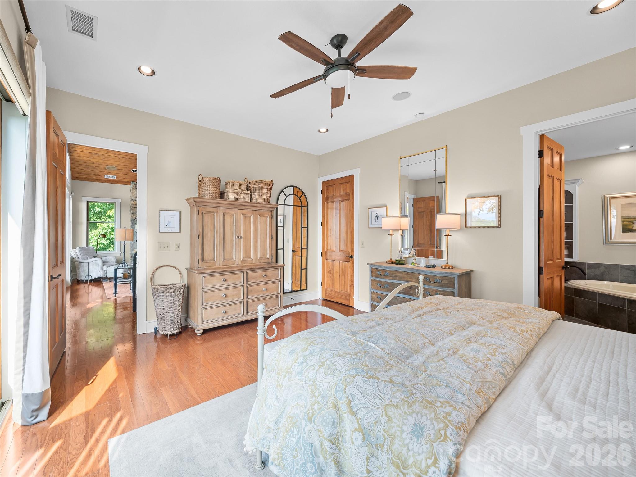 Hardwood floors, ceiling fan and walk-in-closet - 530 Andrew Banks Road, Burnsville