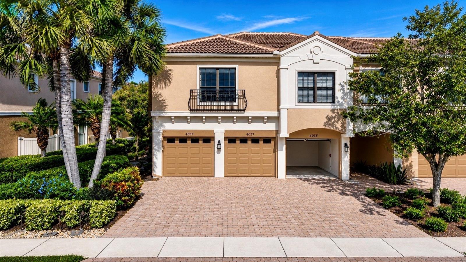 4033 OVERTURE CIR