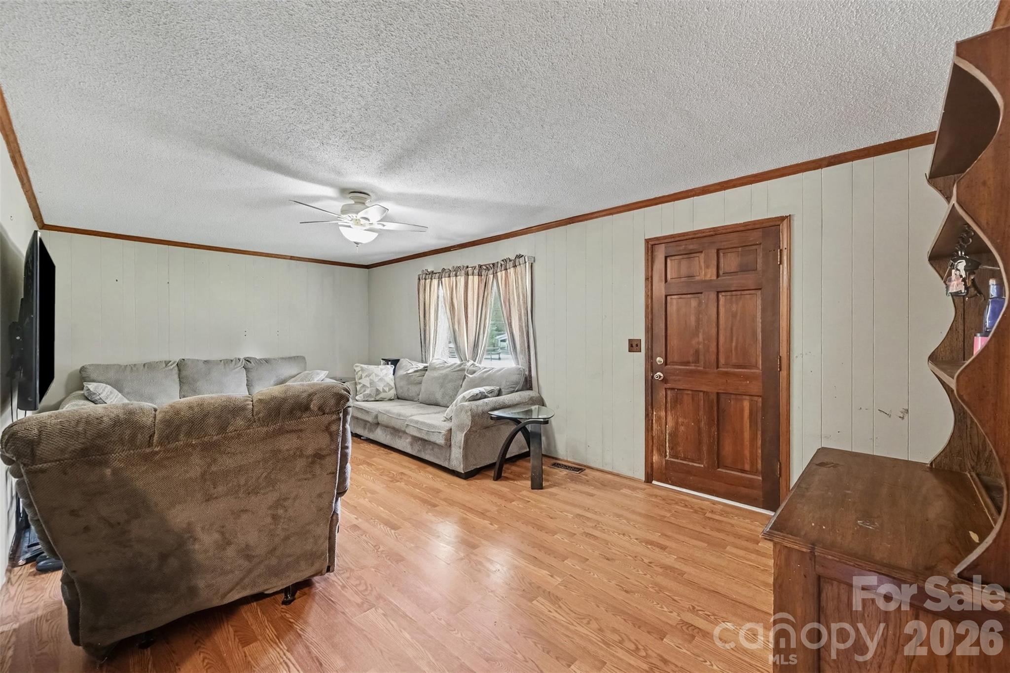 Single Family Residence at 808 E Chestnut Street, Stanley, photo 14 of 31
