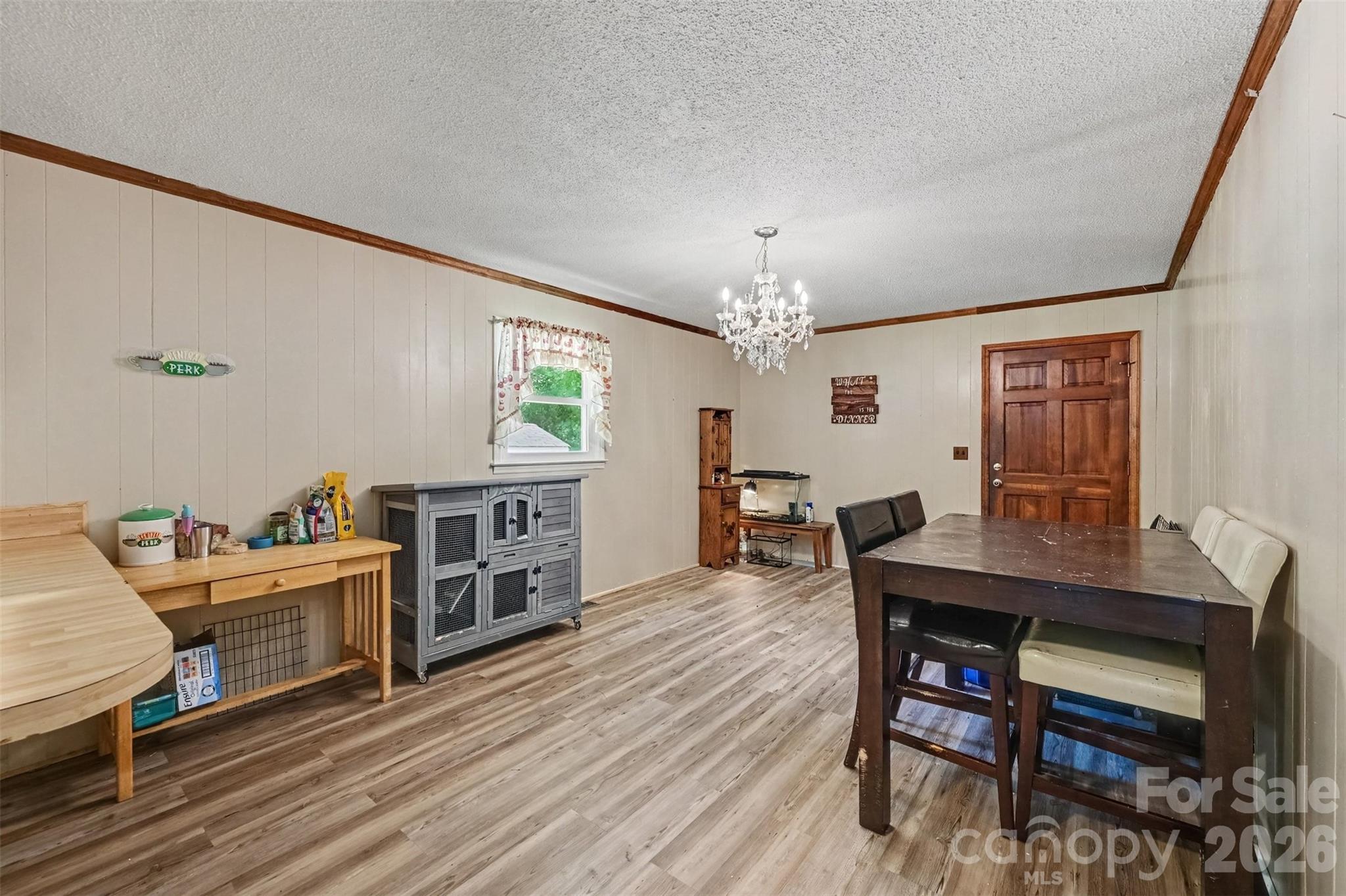 Single Family Residence at 808 E Chestnut Street, Stanley, photo 8 of 31