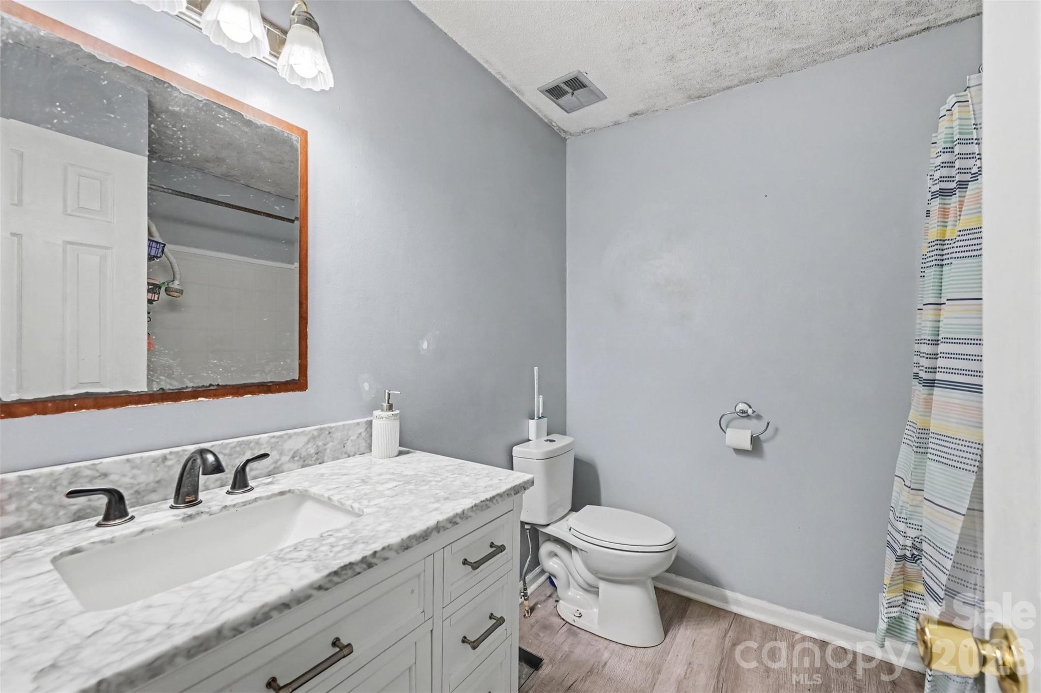 Single Family Residence at 808 E Chestnut Street, Stanley, photo 25 of 31