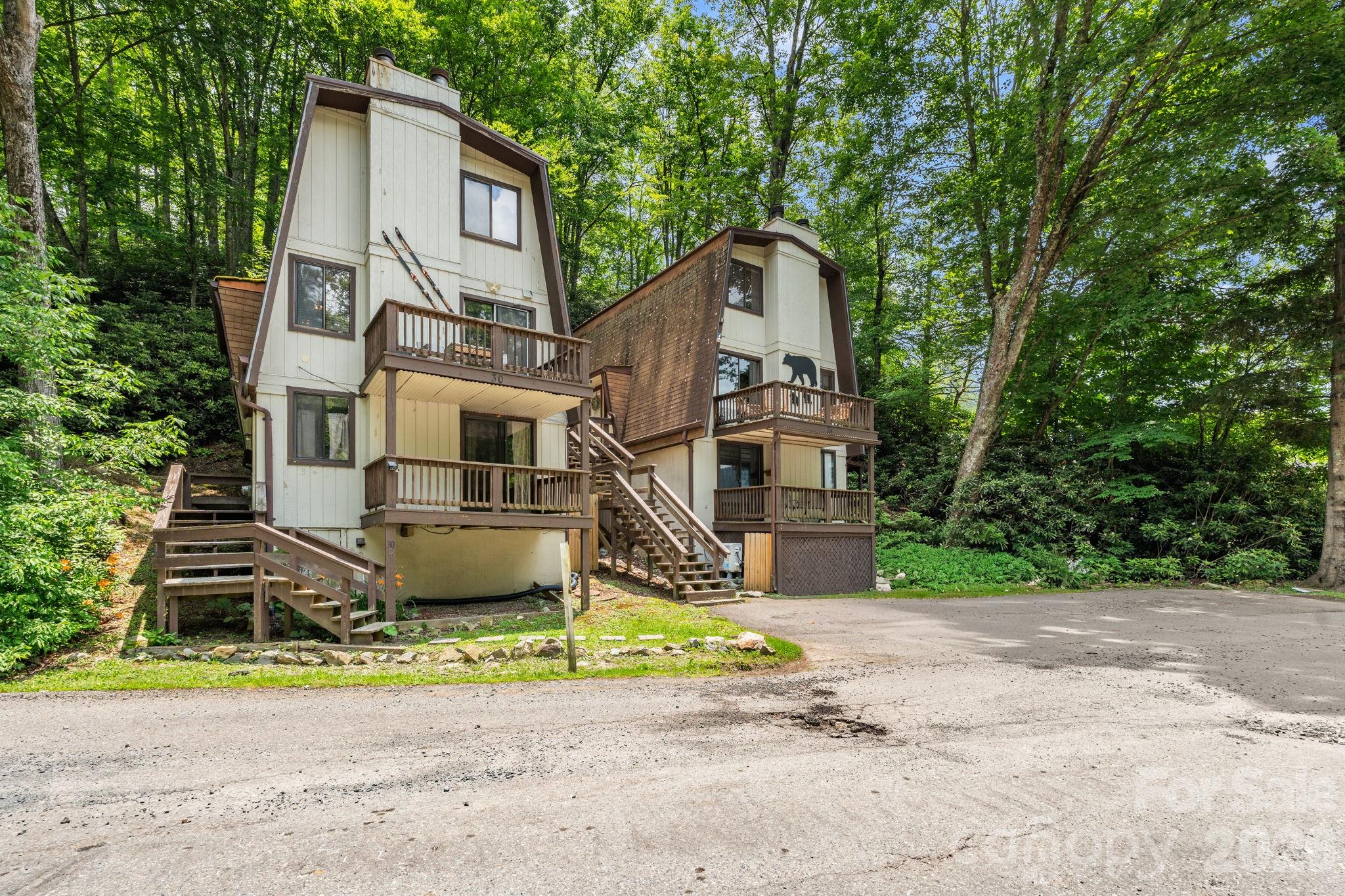 30 Creekside Drive