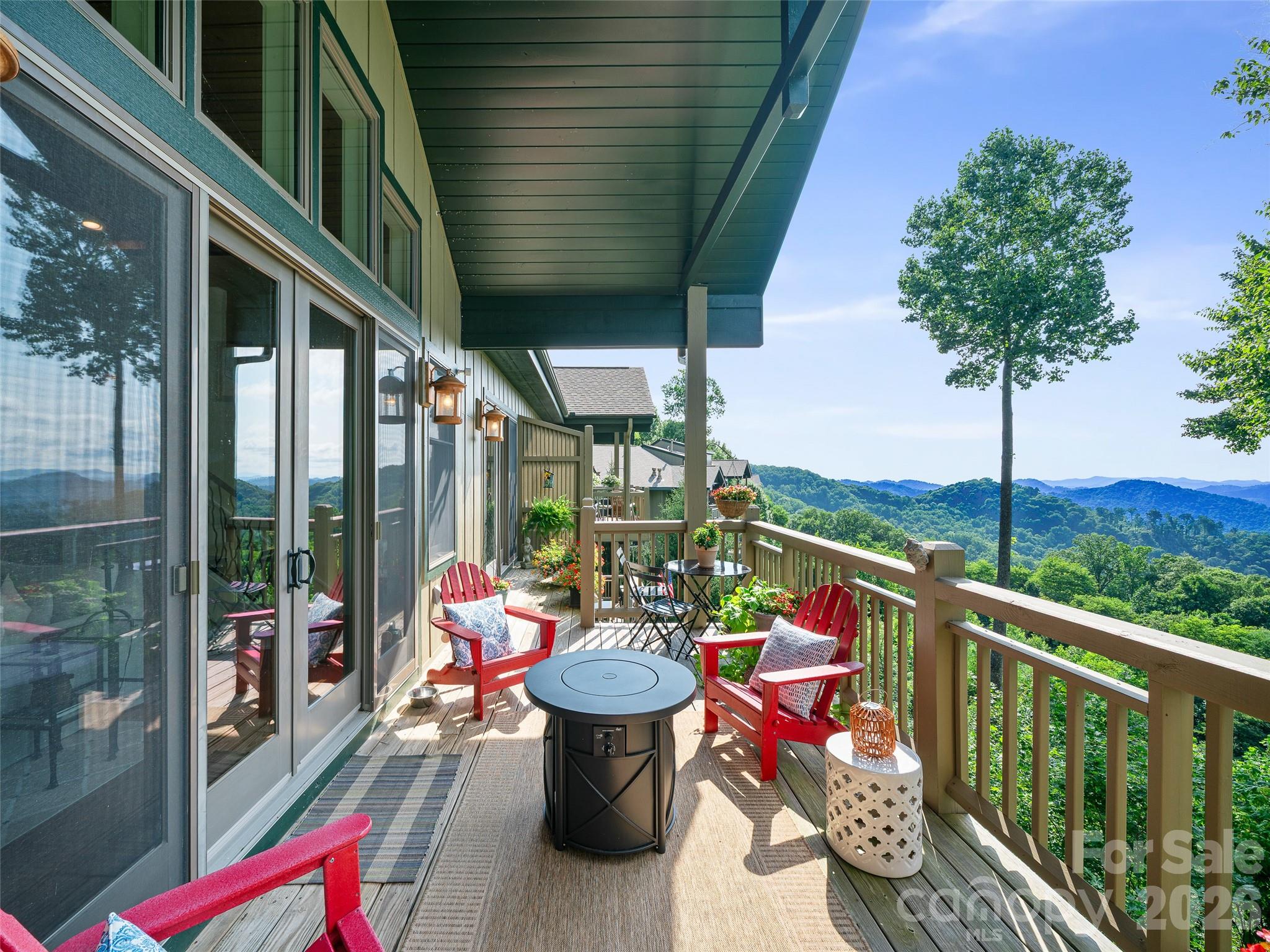 Deck and balcony - 530 Andrew Banks Road, Burnsville