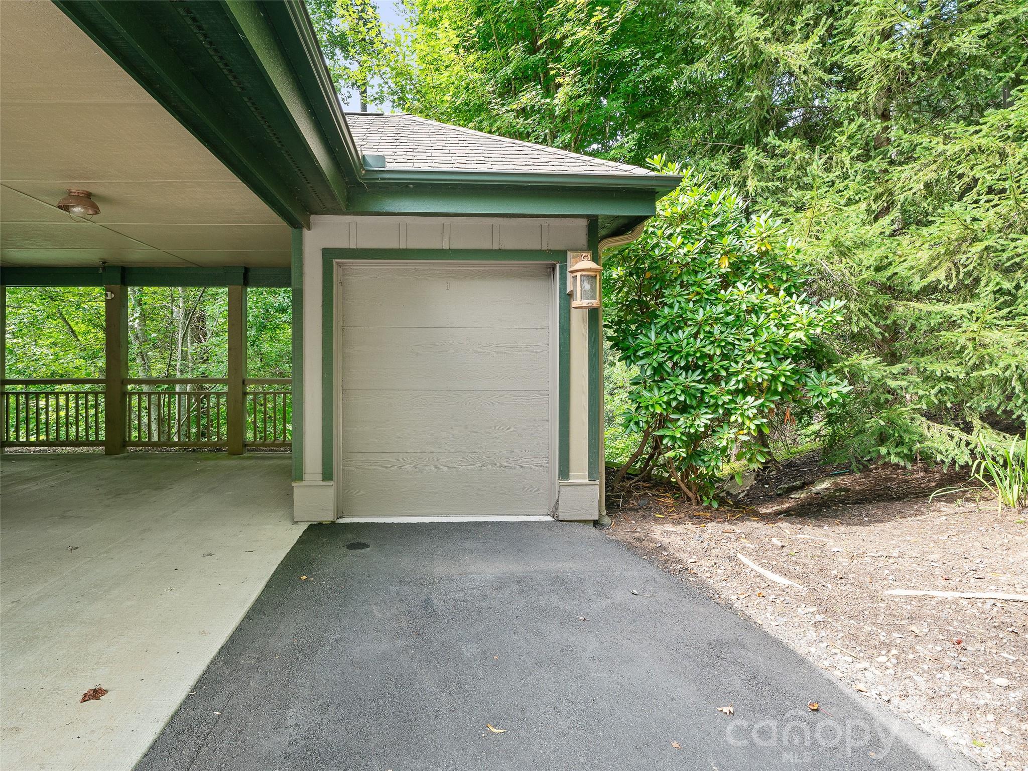 Golf cart storage - 530 Andrew Banks Road, Burnsville