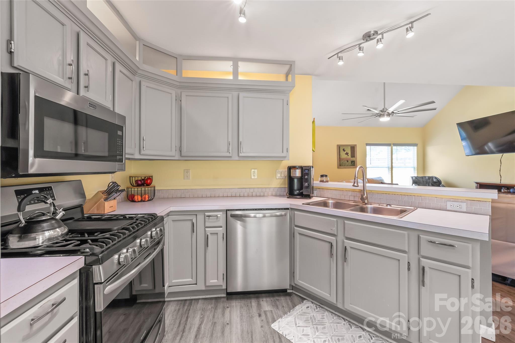 Single Family Residence at 2241 Indian Cross Trail, Matthews, photo 15 of 47
