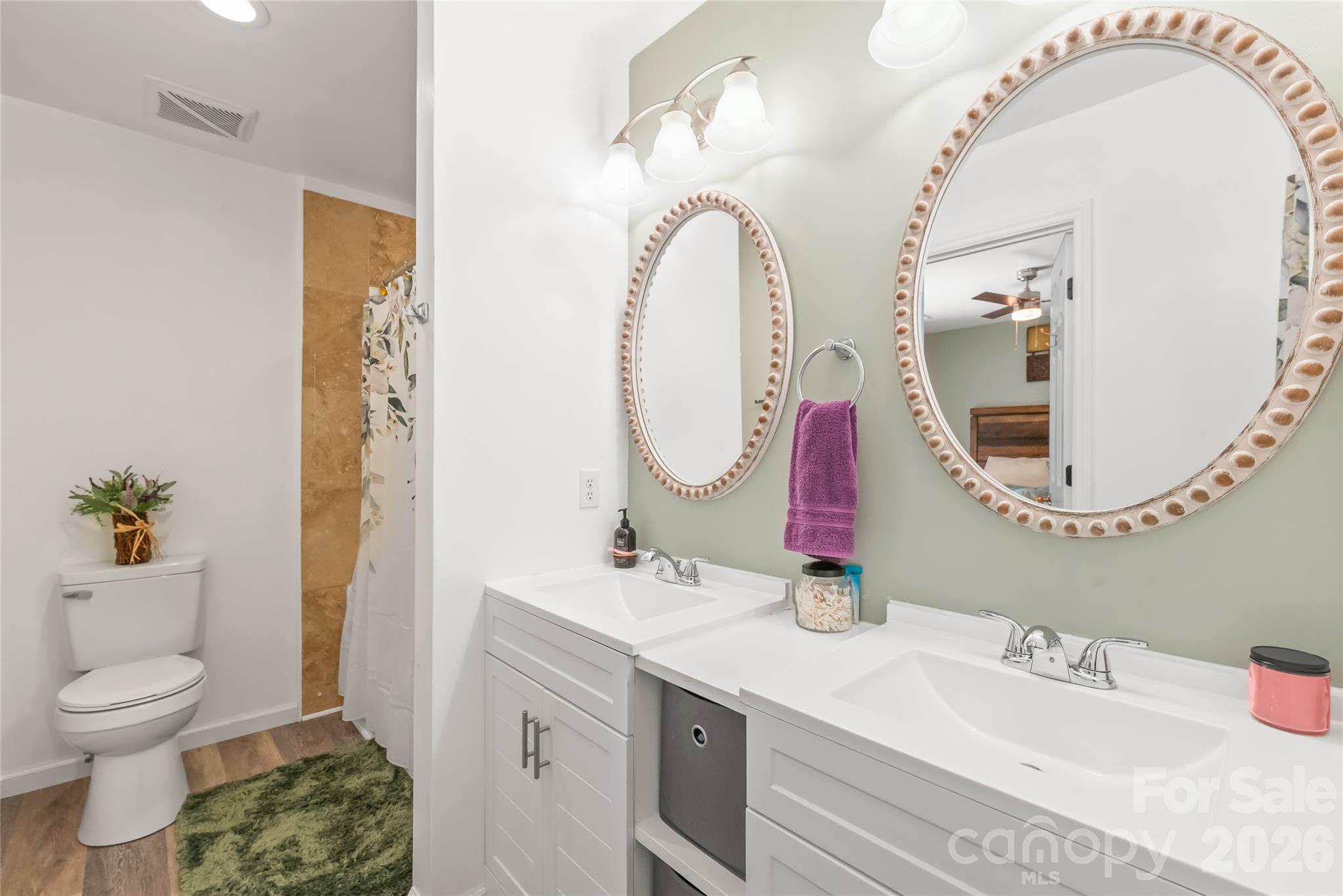 Also a soaking tub and shower - 2241 Indian Cross Trail, Matthews