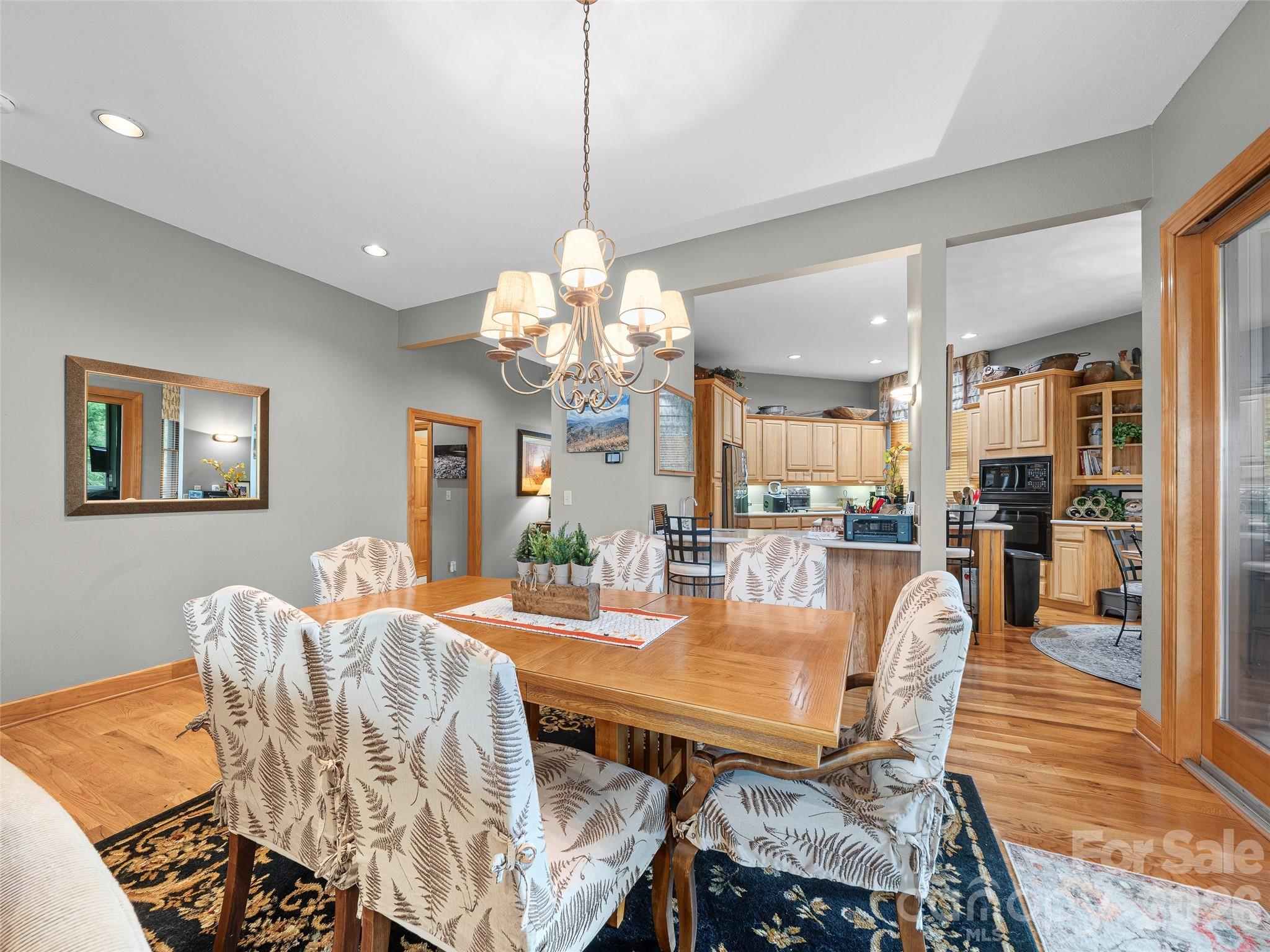 Dining area - 81 Stoney Falls Loop, Burnsville