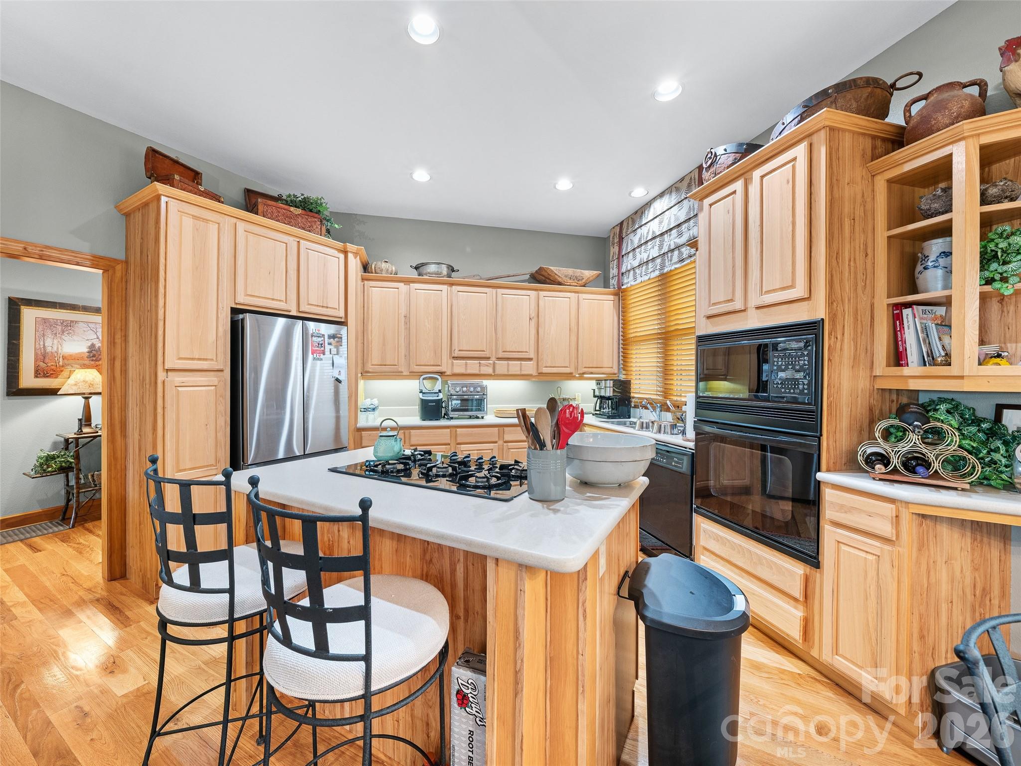 Large open spaces - 81 Stoney Falls Loop, Burnsville