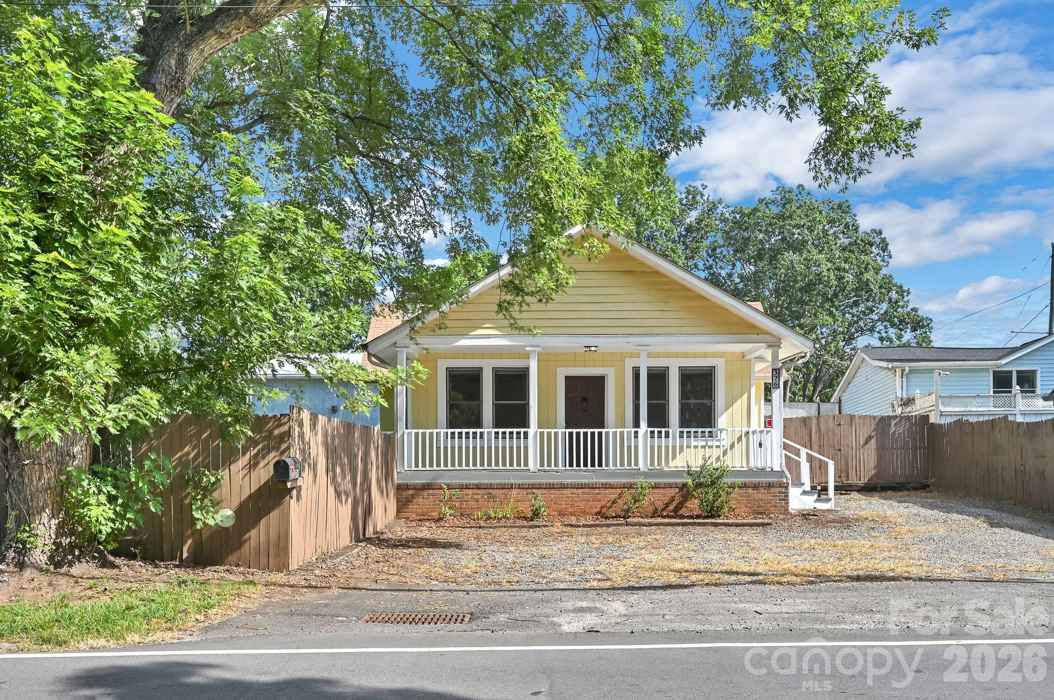 Single Family Residence at 376 Fairview Road, Asheville, photo 2 of 33