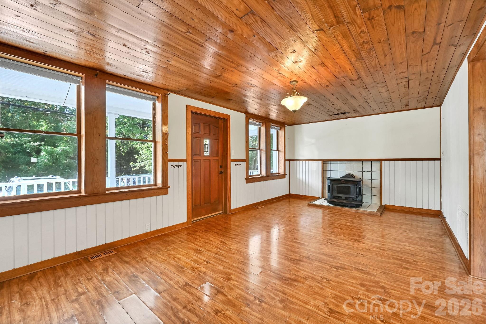 Single Family Residence at 376 Fairview Road, Asheville, photo 5 of 33