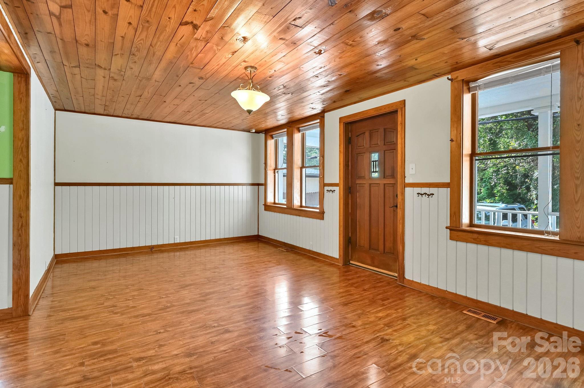 Single Family Residence at 376 Fairview Road, Asheville, photo 7 of 33