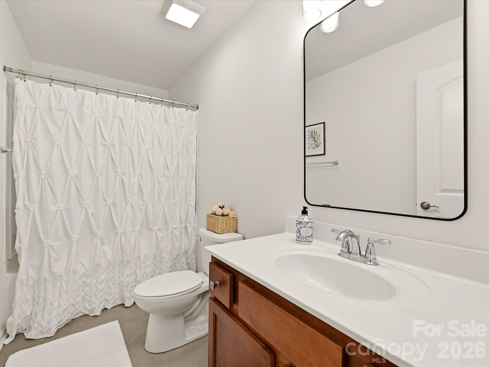 Single Family Residence at 1104 Bassett Way, Indian Land, photo 25 of 40