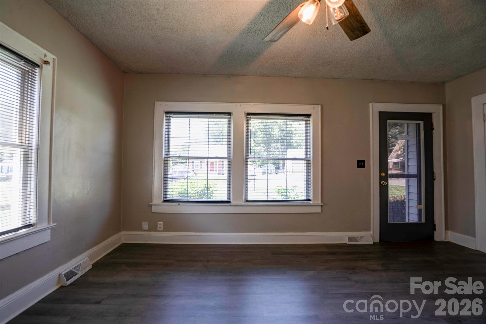 Family Room - 605 Meadowbrook Road, Kings Mountain