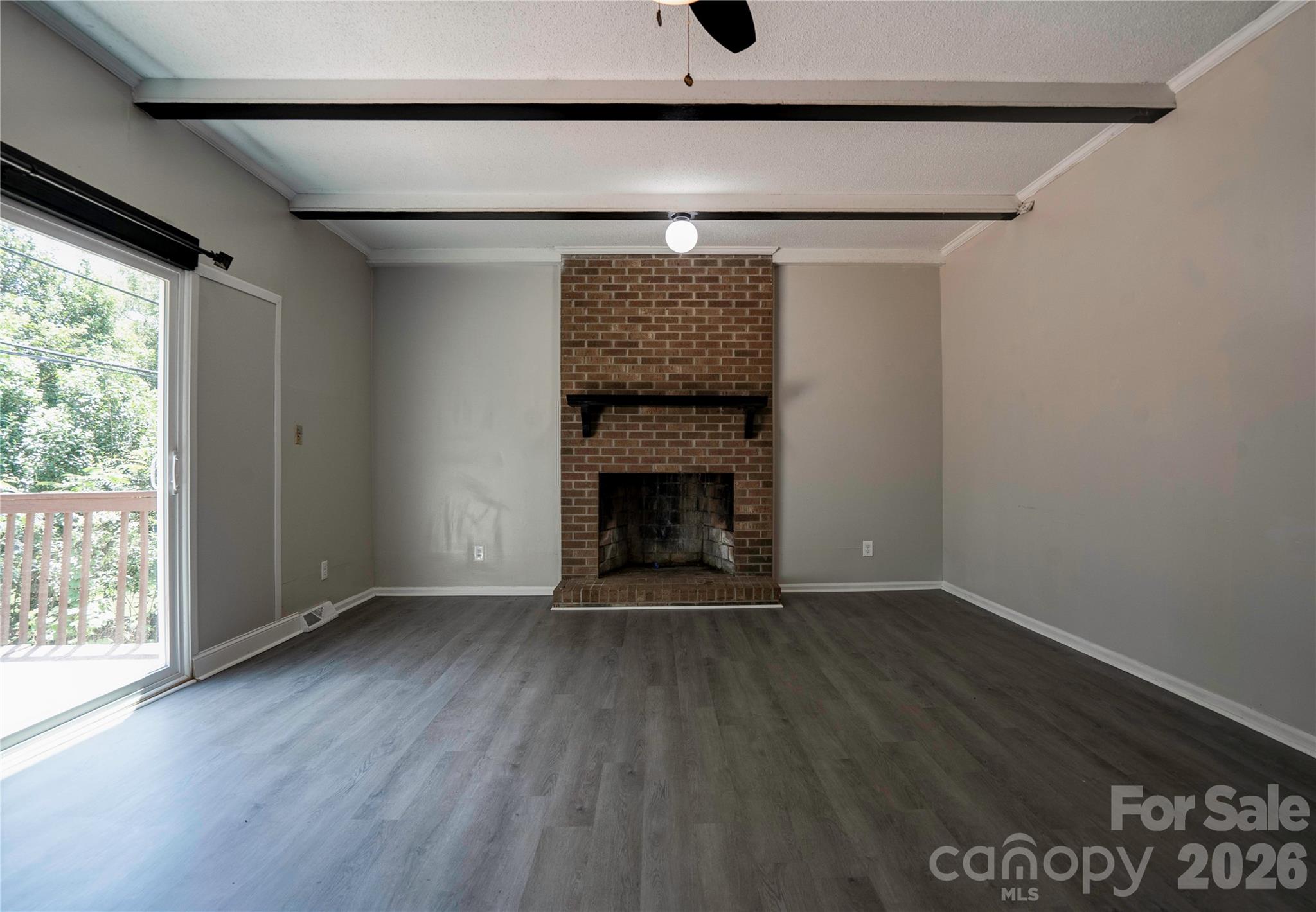 Living Room - 605 Meadowbrook Road, Kings Mountain