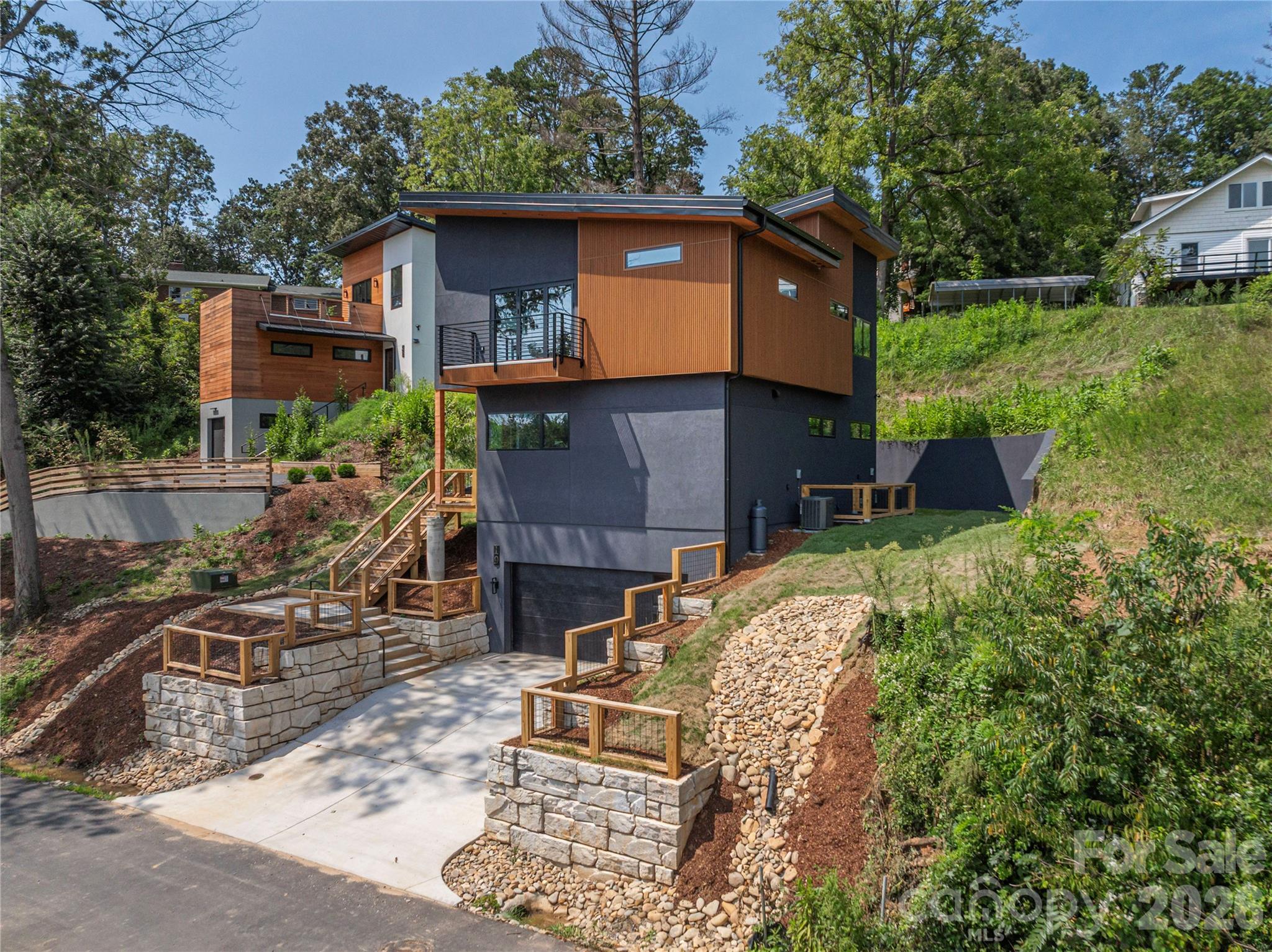 Single Family Residence at 19 Woodbine Road, Asheville, photo 4 of 39