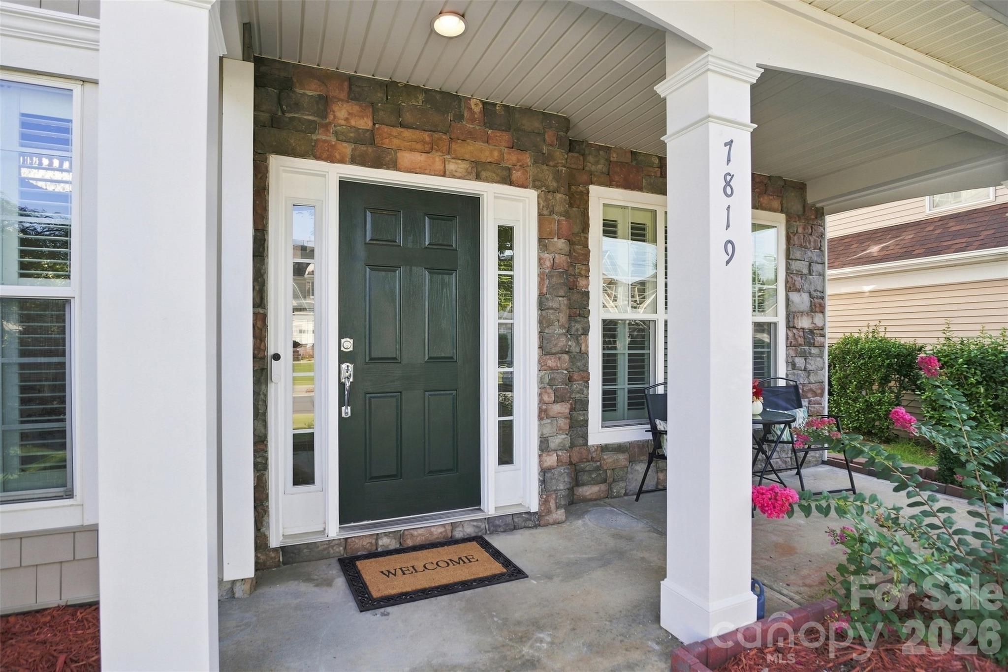 Single Family Residence at 7819 Lamington Drive, Fort Mill, photo 10 of 37