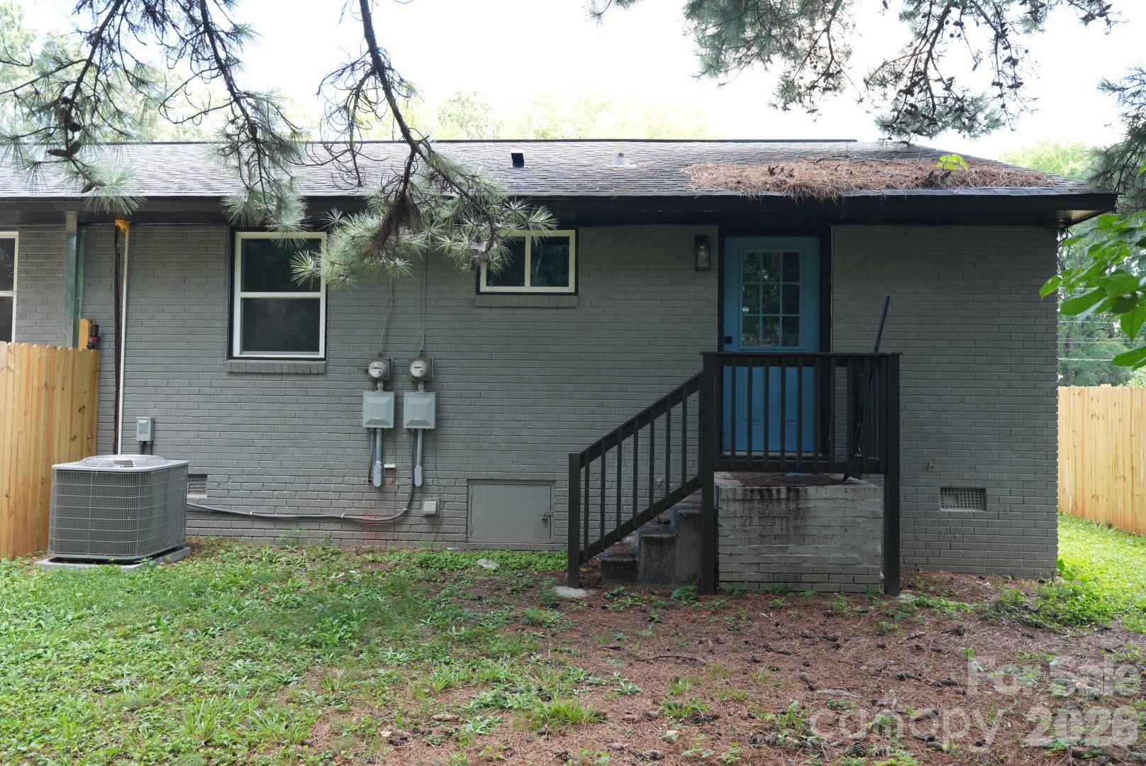 Fourplex at 1316 Anderson Street, Charlotte, photo 5 of 24