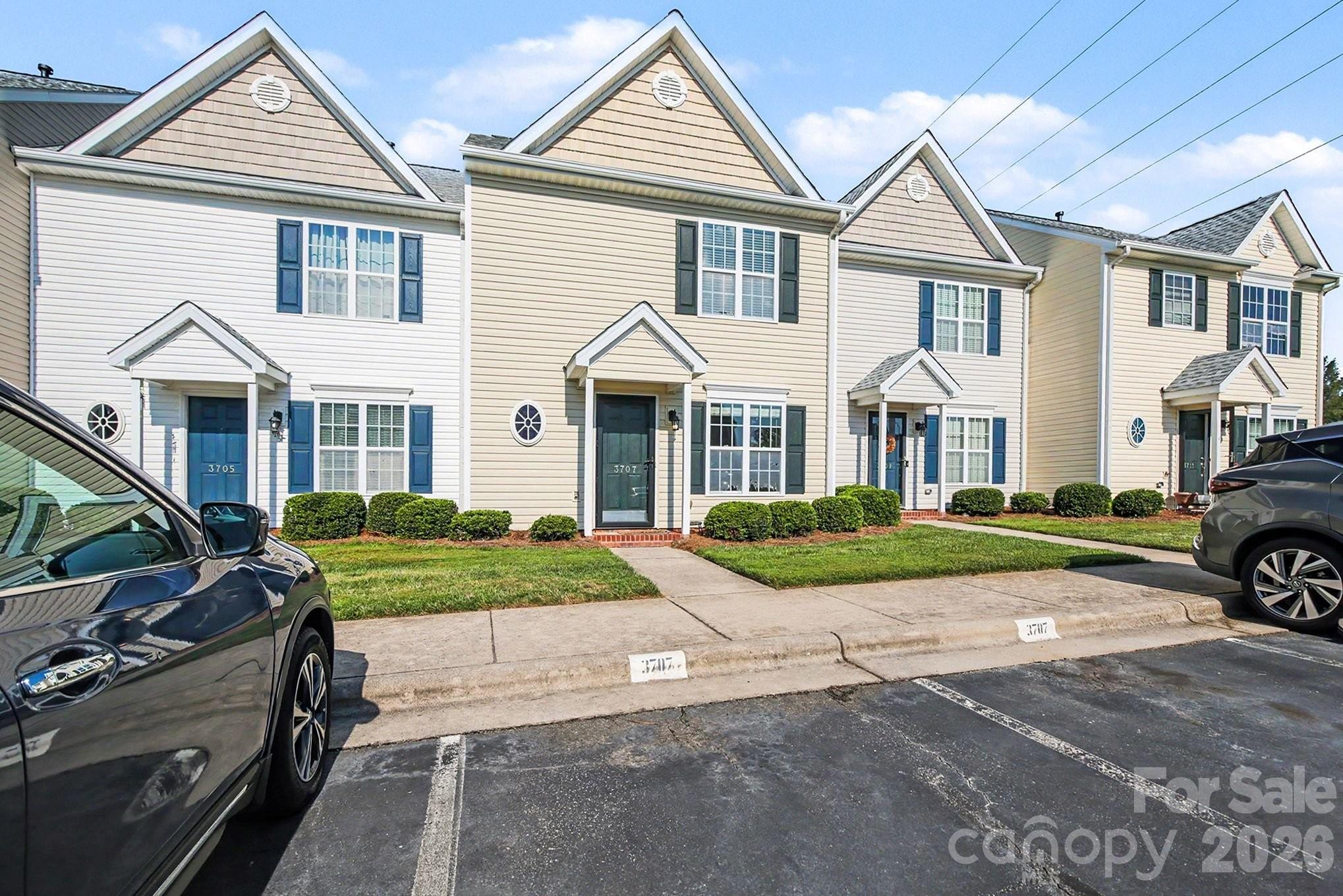 Townhouse at 3707 Spanish Peak Drive, High Point, photo 3 of 24