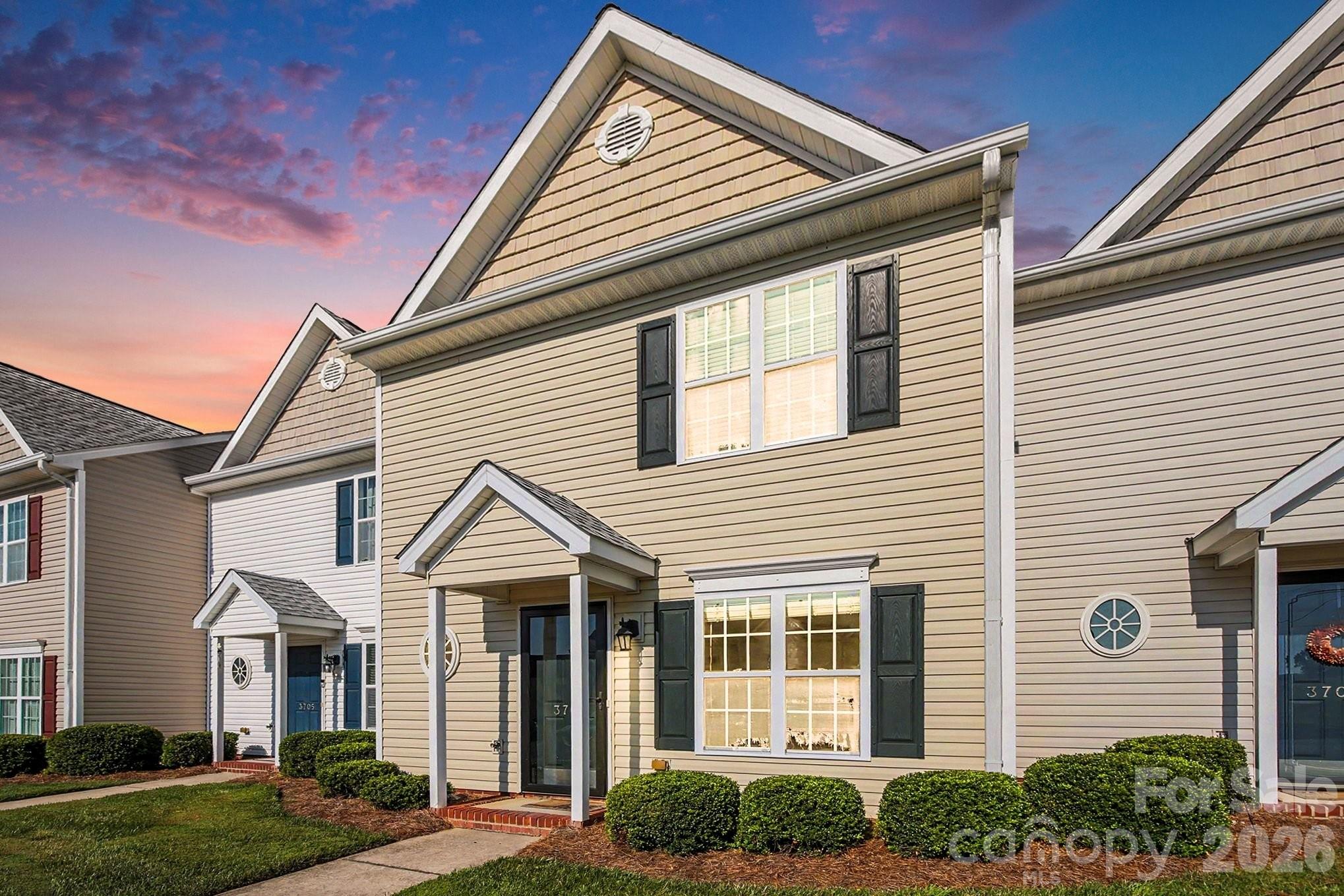 Townhouse at 3707 Spanish Peak Drive, High Point, photo 4 of 24