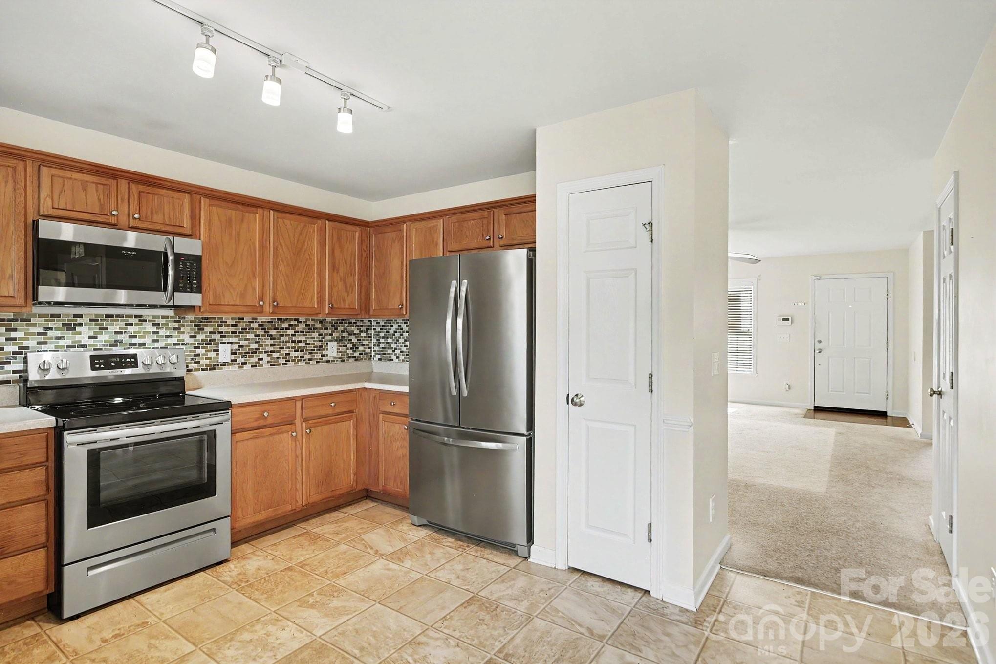 Townhouse at 3707 Spanish Peak Drive, High Point, photo 10 of 24