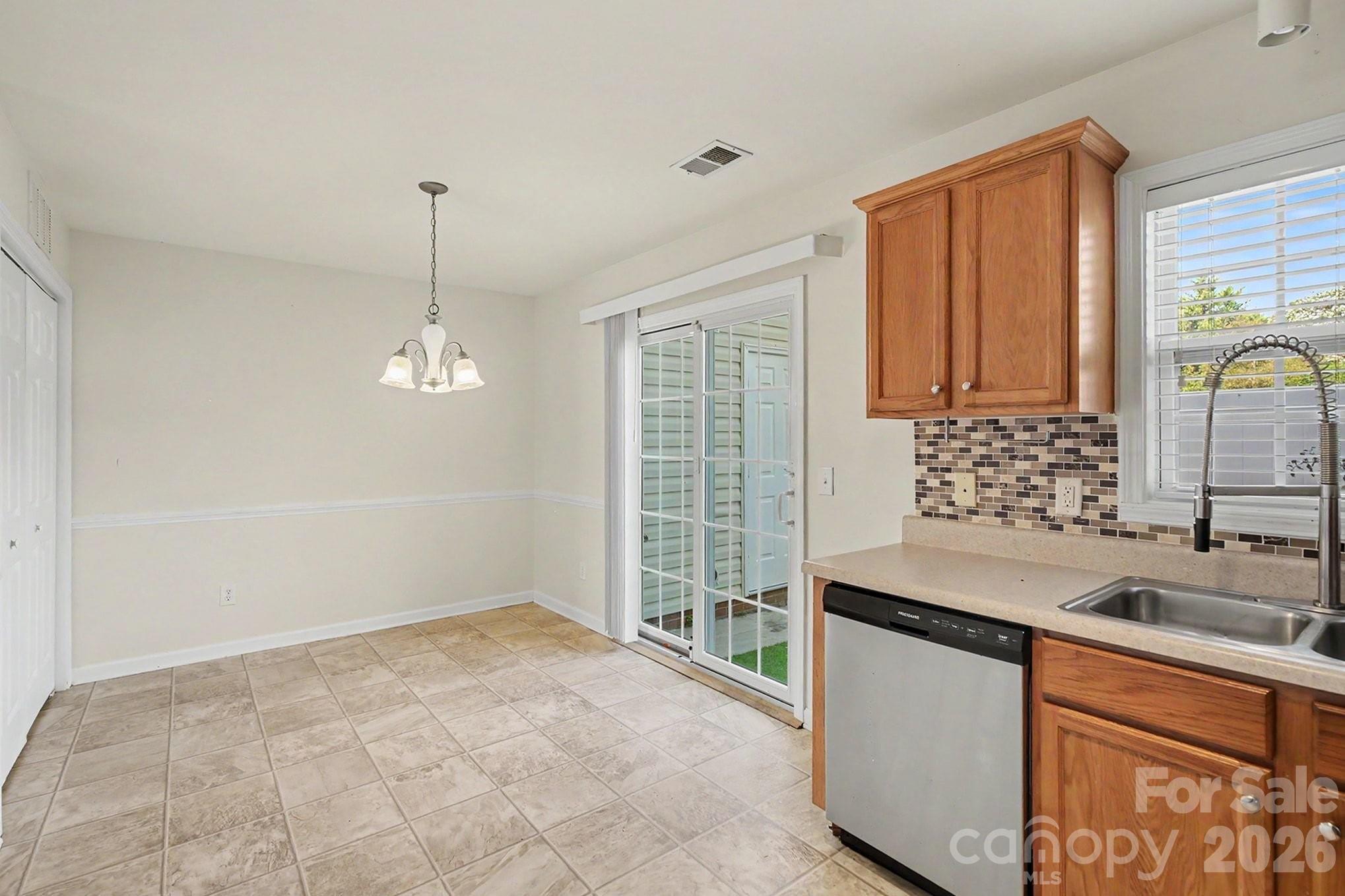 Townhouse at 3707 Spanish Peak Drive, High Point, photo 13 of 24
