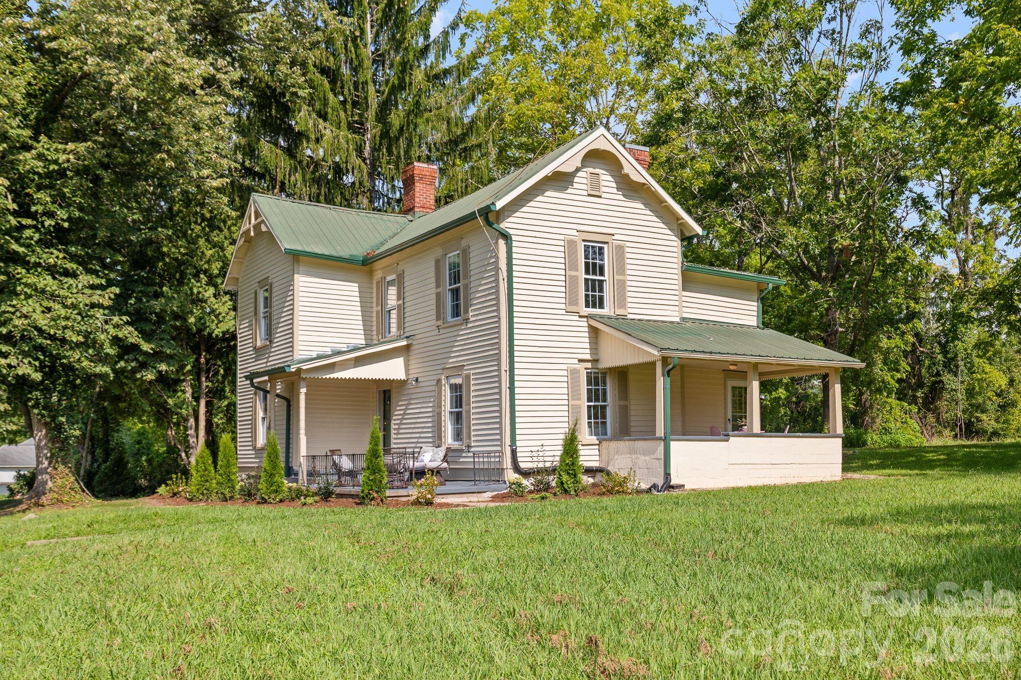 Single Family Residence at 250 Justice Ridge Road, Candler, photo 2 of 44