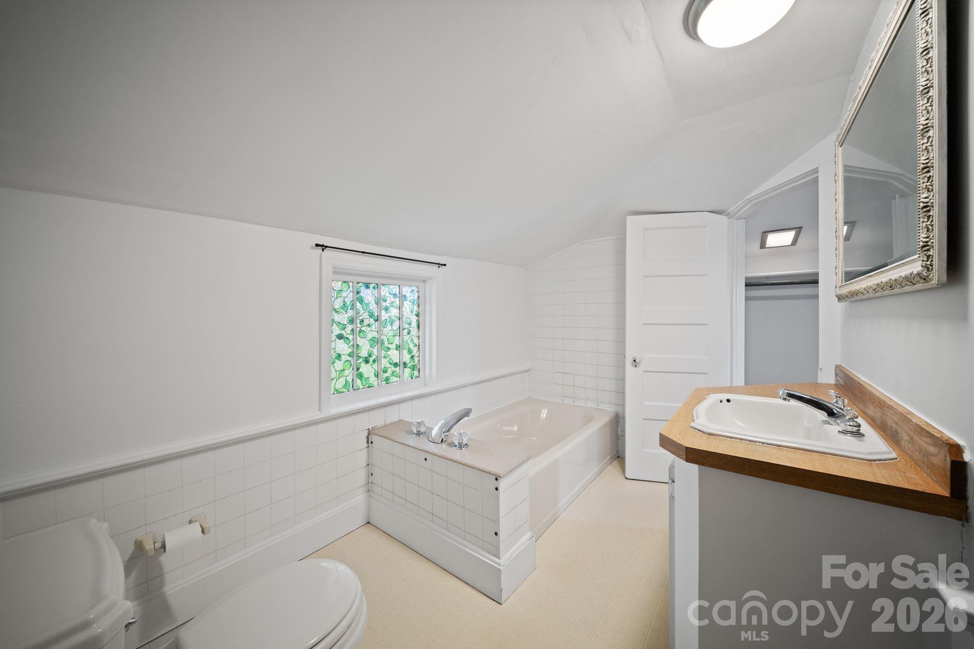 Single Family Residence at 250 Justice Ridge Road, Candler, photo 27 of 44