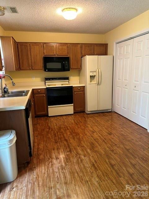 Townhouse at 1535 20th Avenue NE, Hickory, photo 4 of 8