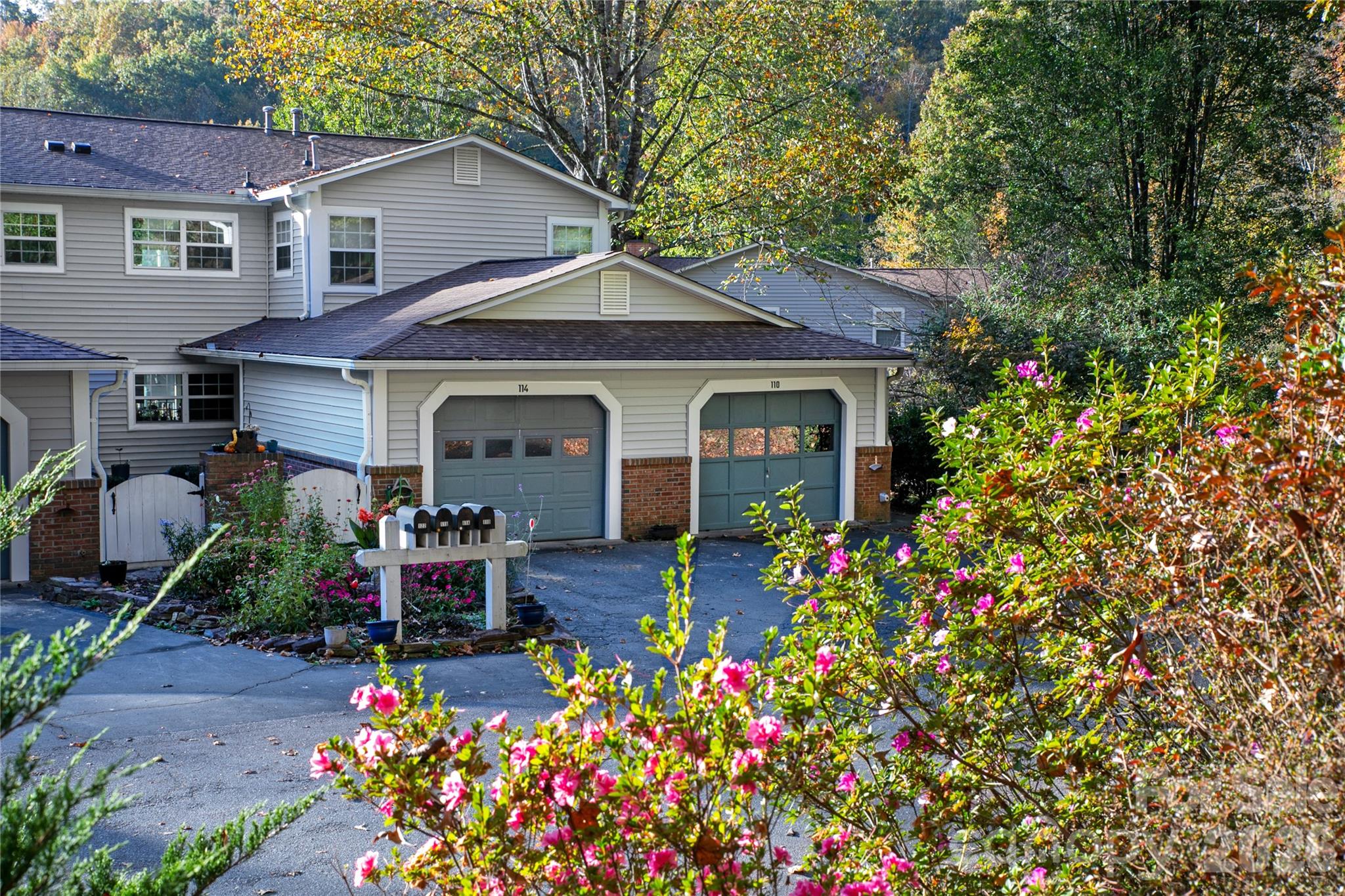 110 Lakeview Court