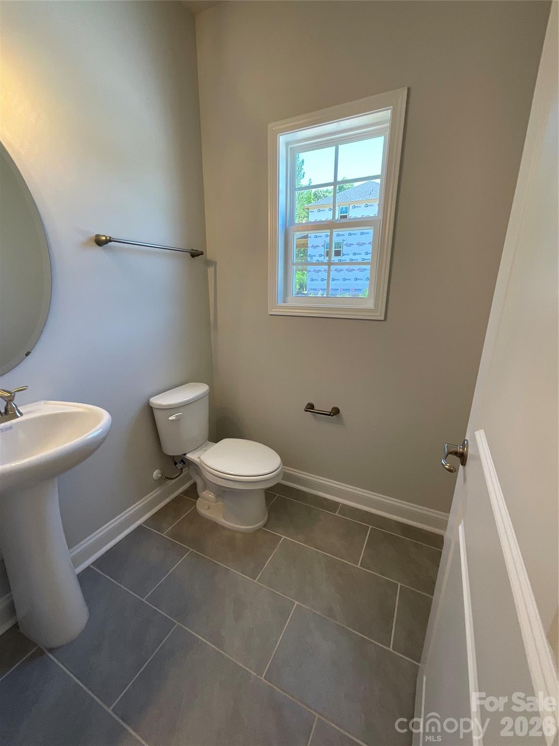 half bathroom - 1590 Autumn Lane, York
