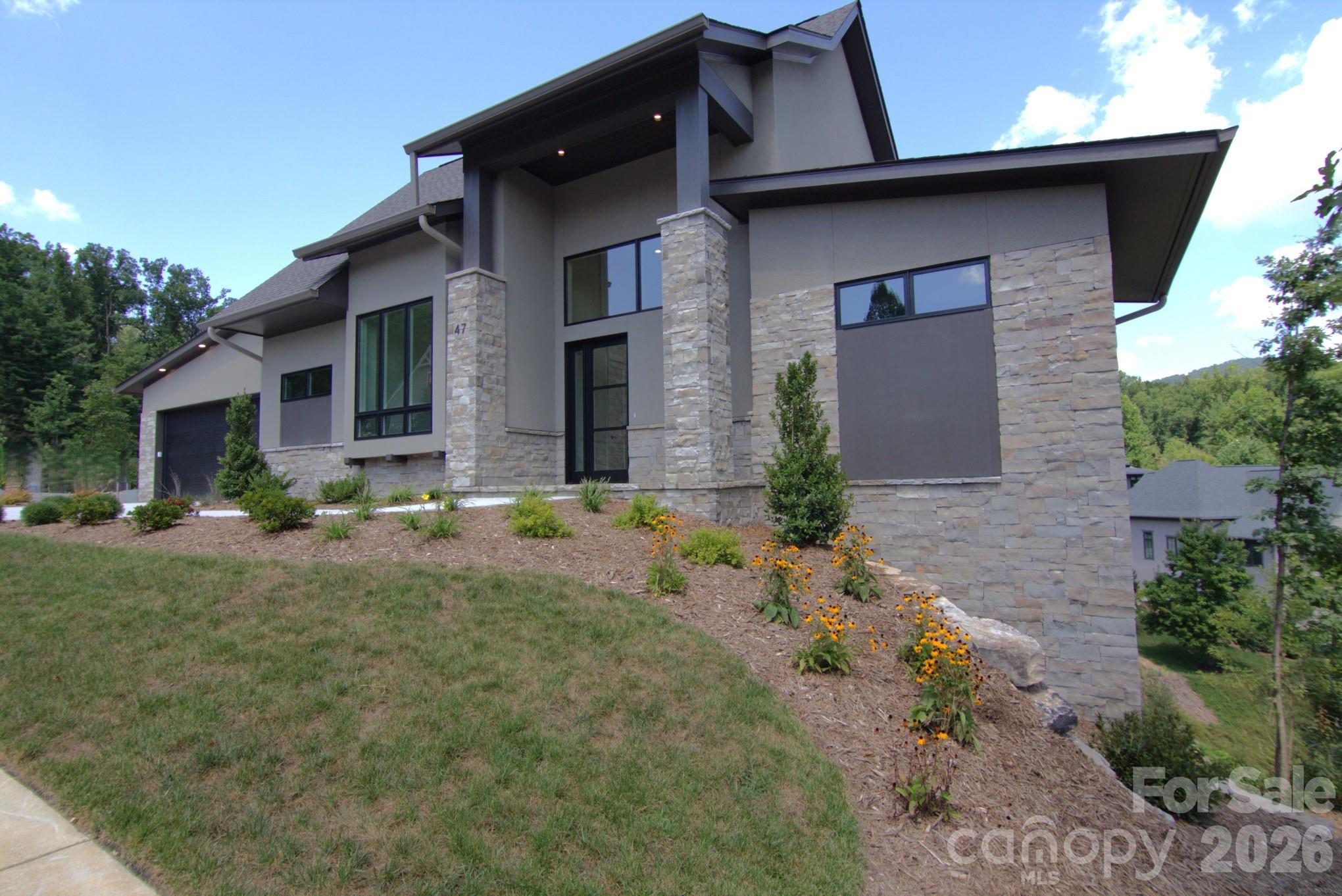 Single Family Residence at 47 Versailles Lane, Asheville, photo 2 of 41