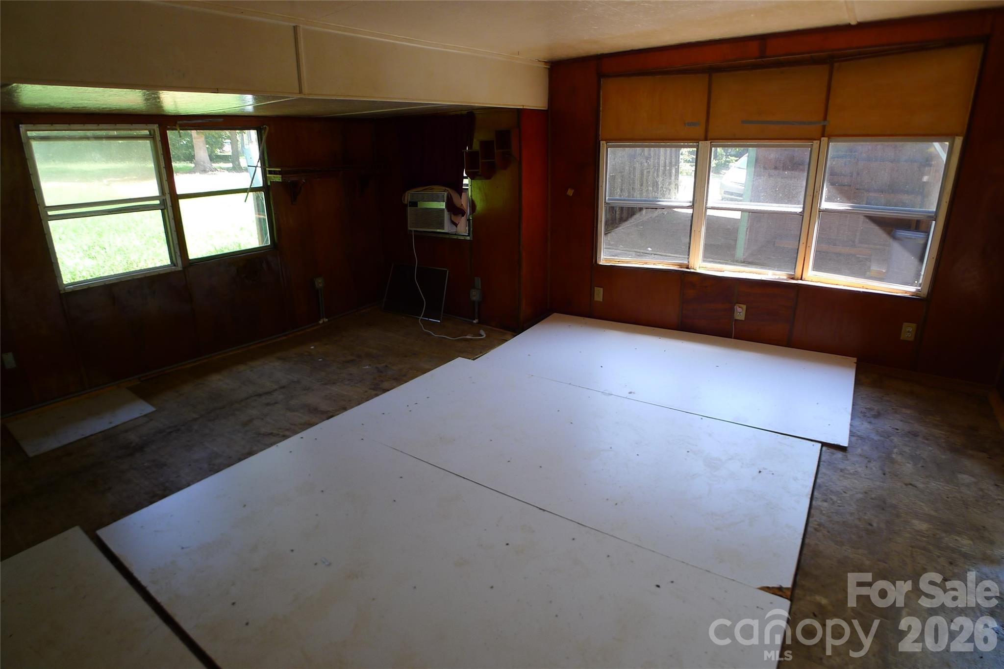 Single Family Residence at 162 Oak Tree Drive, Mocksville, photo 4 of 16