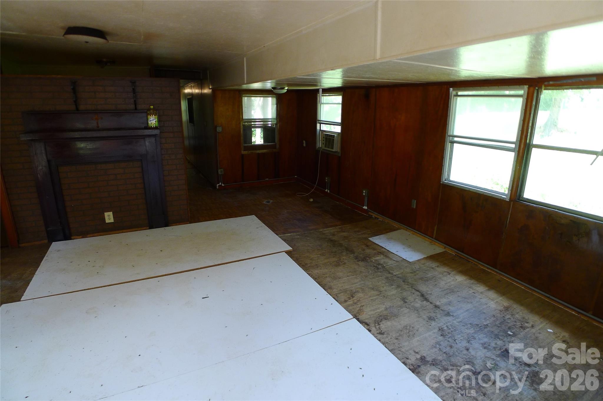 Single Family Residence at 162 Oak Tree Drive, Mocksville, photo 5 of 16