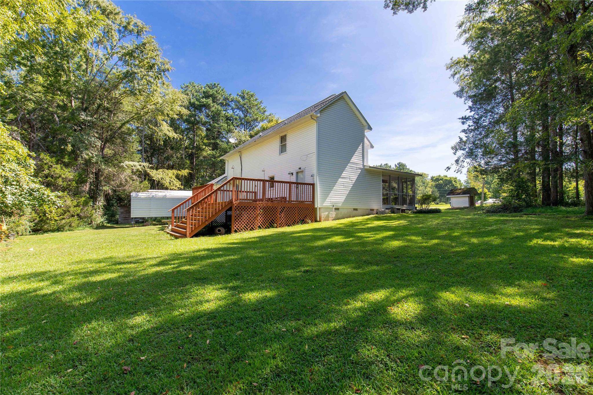 Back View - 1575 Lincoln Road, York