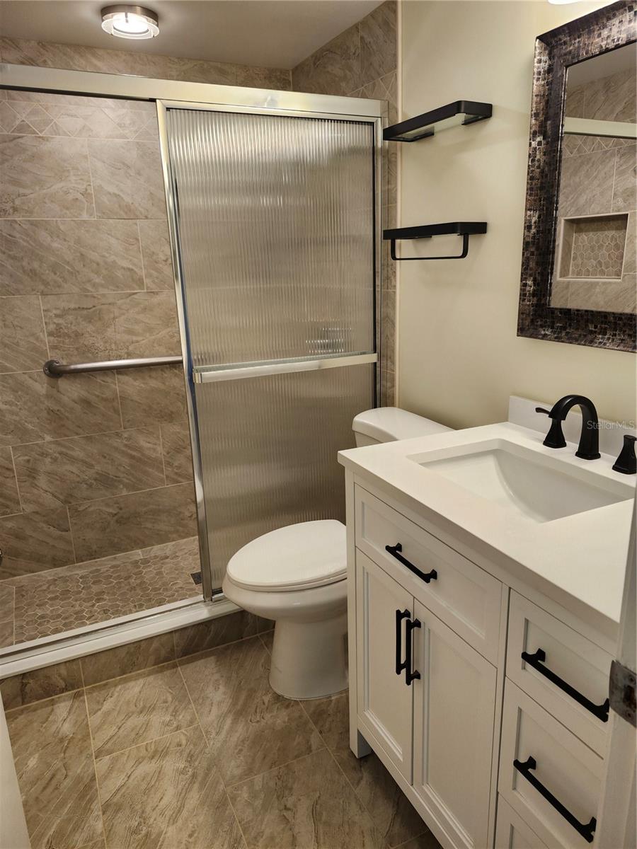 Updated Bathroom - 6144 SAPPHIRE DR, NEW PORT RICHEY