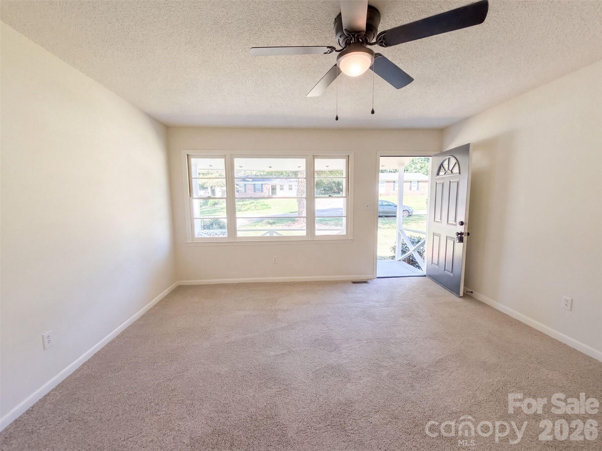 Single Family Residence at 107 Autumn Place, York, photo 9 of 15