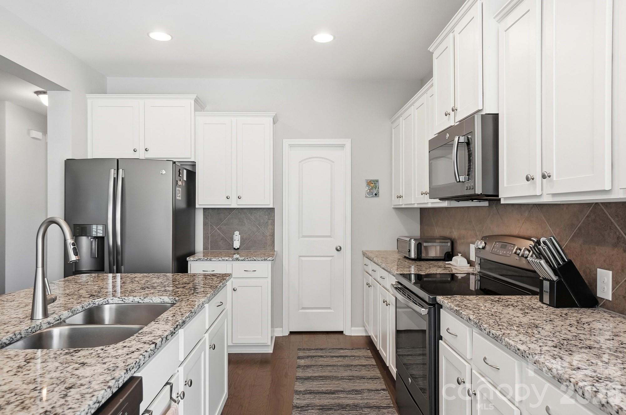 Single Family Residence at 4031 Hay Meadow Drive, Mint Hill, photo 15 of 48